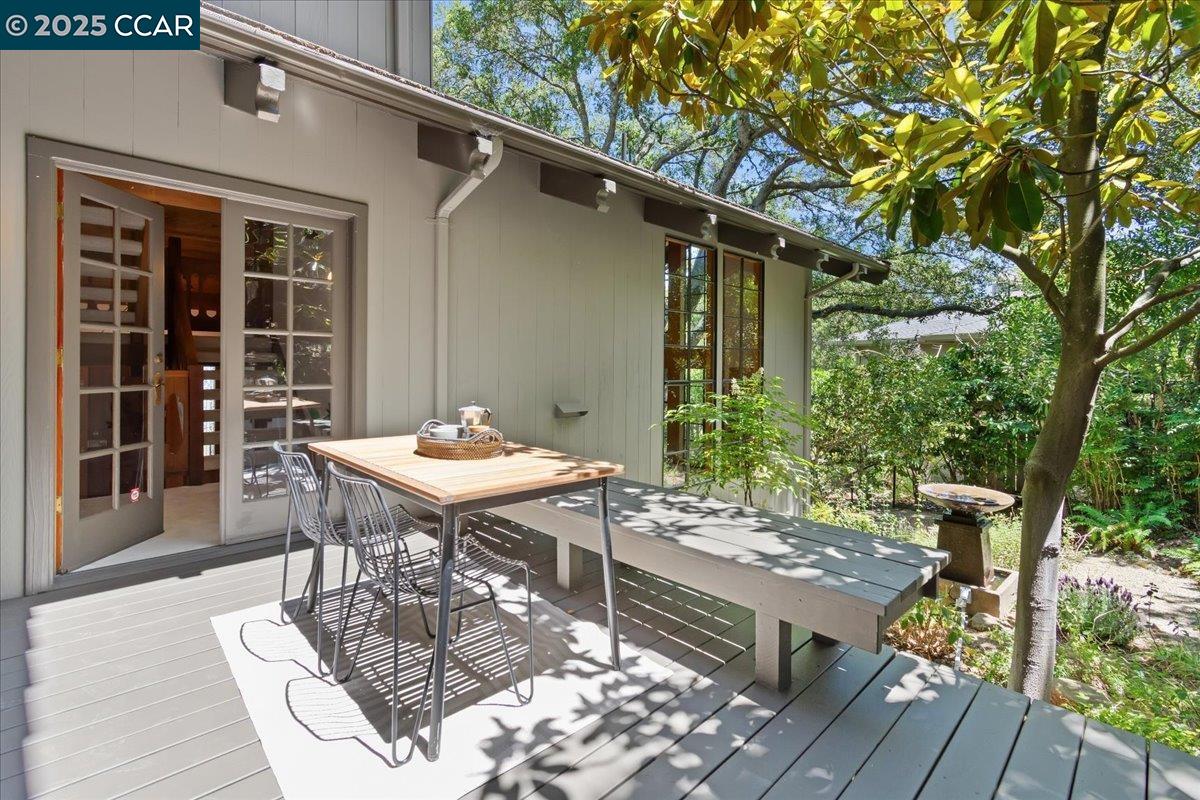 Detail Gallery Image 31 of 35 For 357 El Toyonal, Orinda,  CA 94563 - 3 Beds | 2 Baths