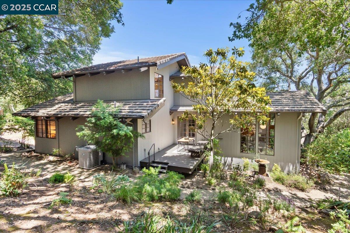 Detail Gallery Image 32 of 35 For 357 El Toyonal, Orinda,  CA 94563 - 3 Beds | 2 Baths