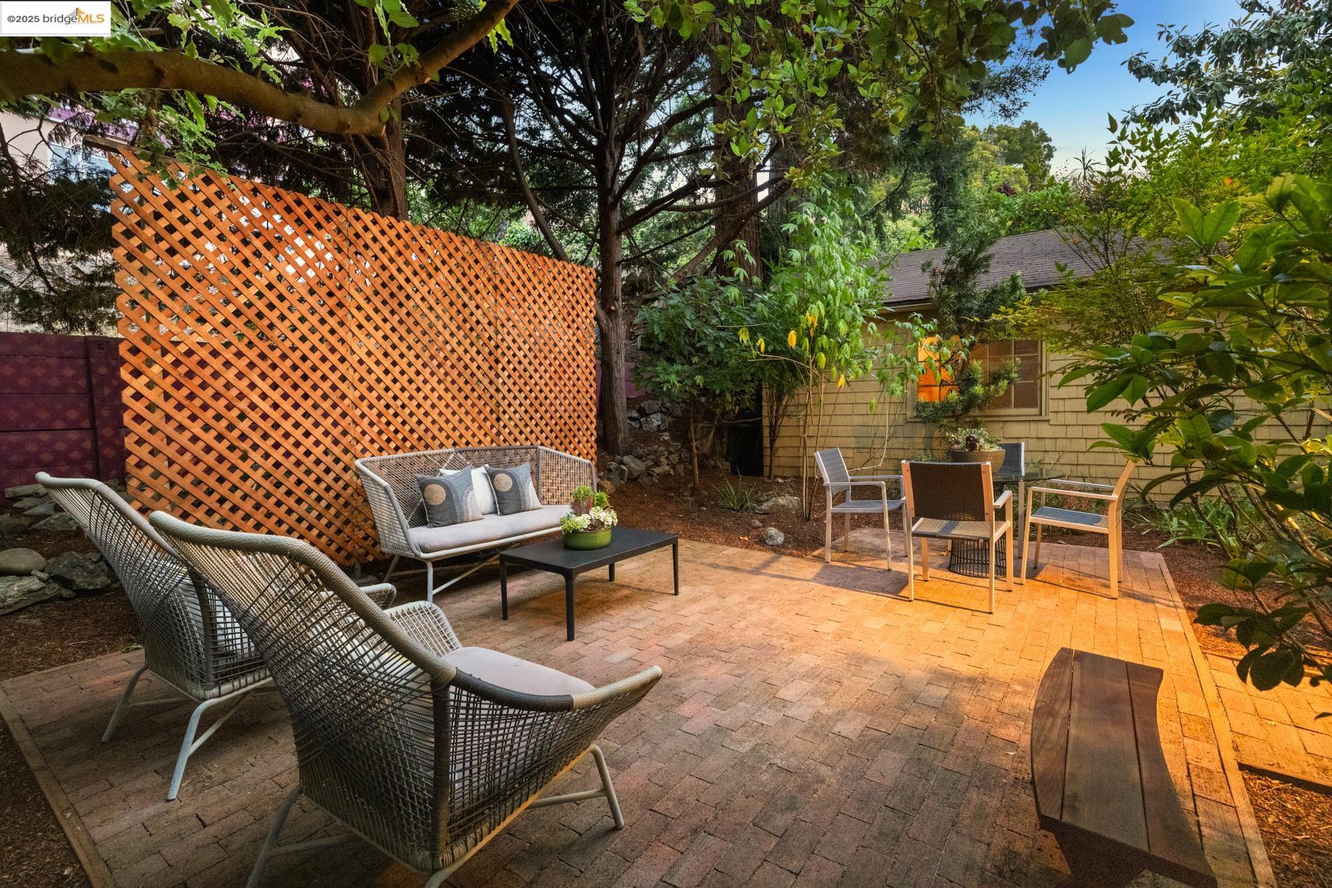 Detail Gallery Image 17 of 49 For 971 Santa Barbara Rd, Berkeley,  CA 94707 - 5 Beds | 3 Baths