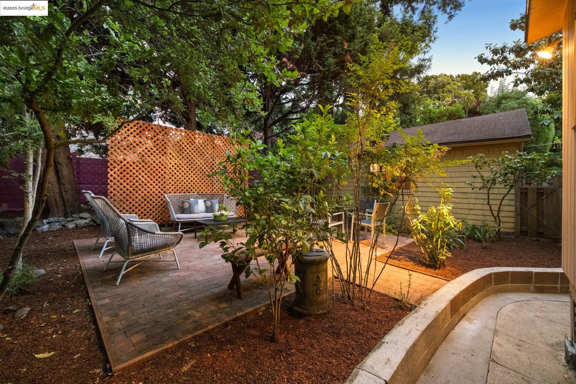 Detail Gallery Image 18 of 49 For 971 Santa Barbara Rd, Berkeley,  CA 94707 - 5 Beds | 3 Baths