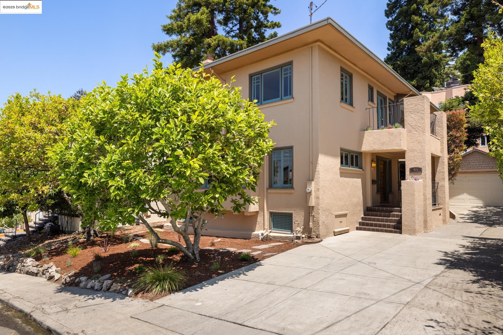 Detail Gallery Image 8 of 49 For 971 Santa Barbara Rd, Berkeley,  CA 94707 - 5 Beds | 3 Baths