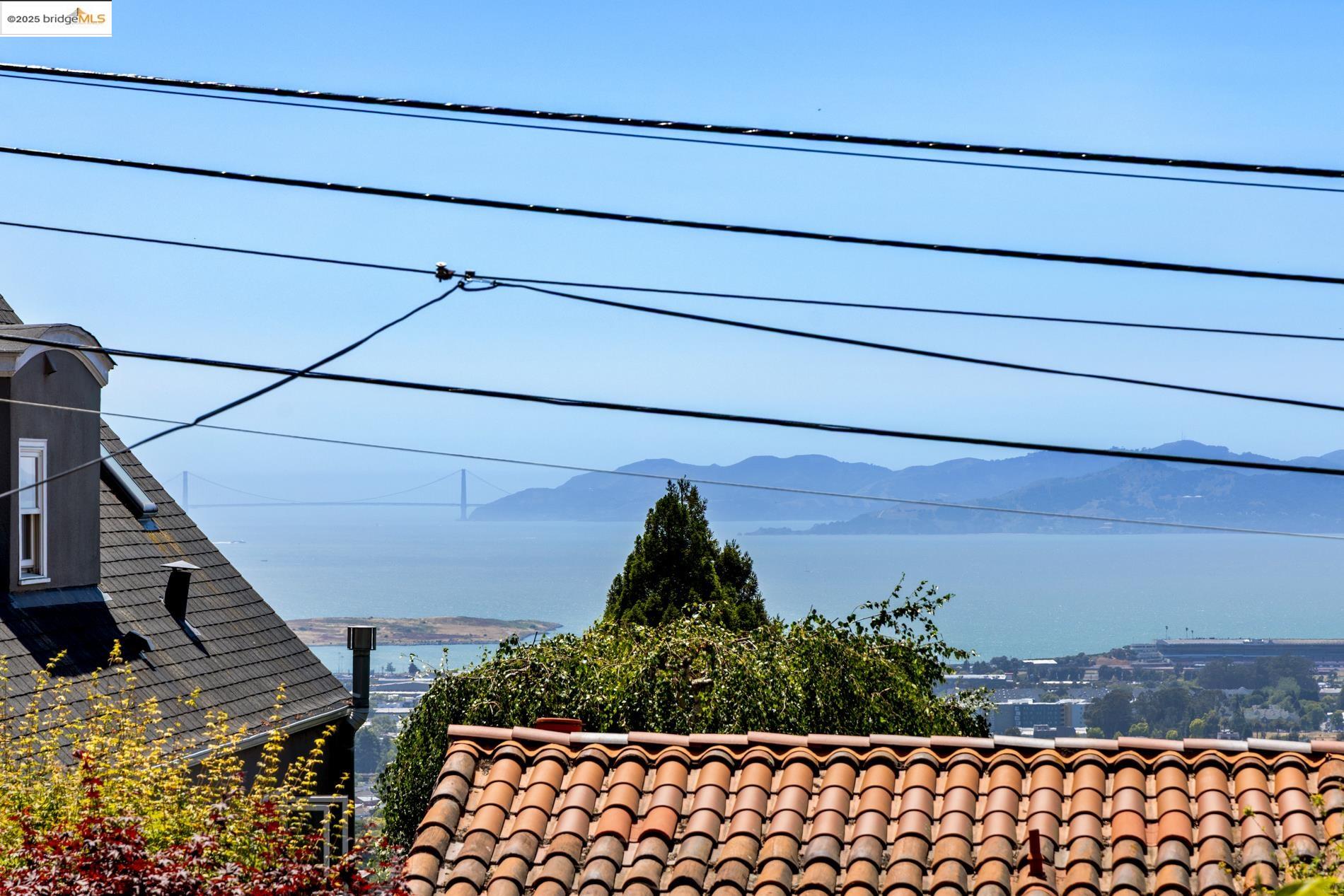 Detail Gallery Image 9 of 49 For 971 Santa Barbara Rd, Berkeley,  CA 94707 - 5 Beds | 3 Baths