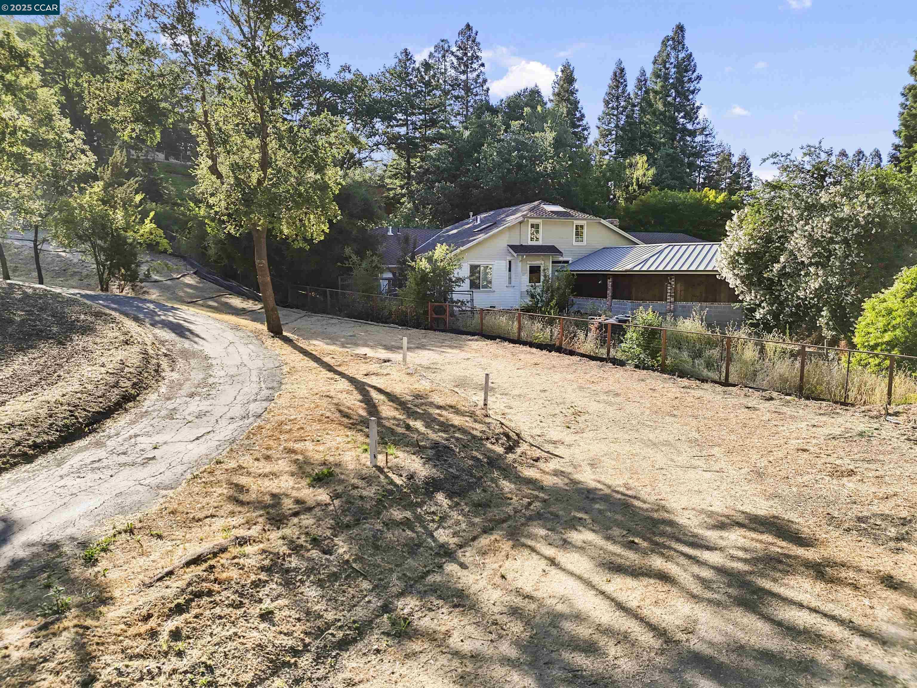 Detail Gallery Image 5 of 31 For 221 Dean Rd, Alamo,  CA 94507 - – Beds | – Baths