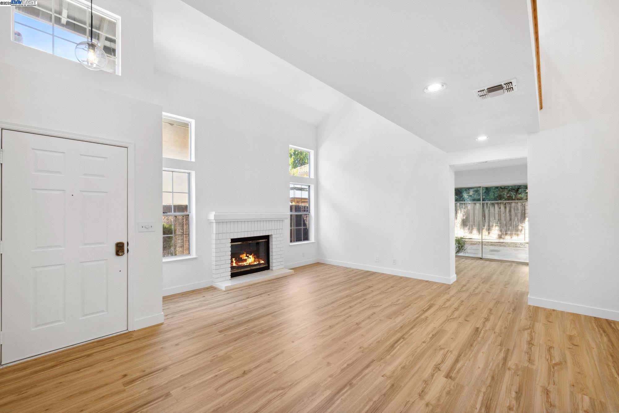 1733 Magnolia Cir, Pleasanton, California 94566, 4 Bedrooms Bedrooms, 8 Rooms Rooms,2 BathroomsBathrooms,Residential Lease,For Rent,1733 Magnolia Cir,41102647