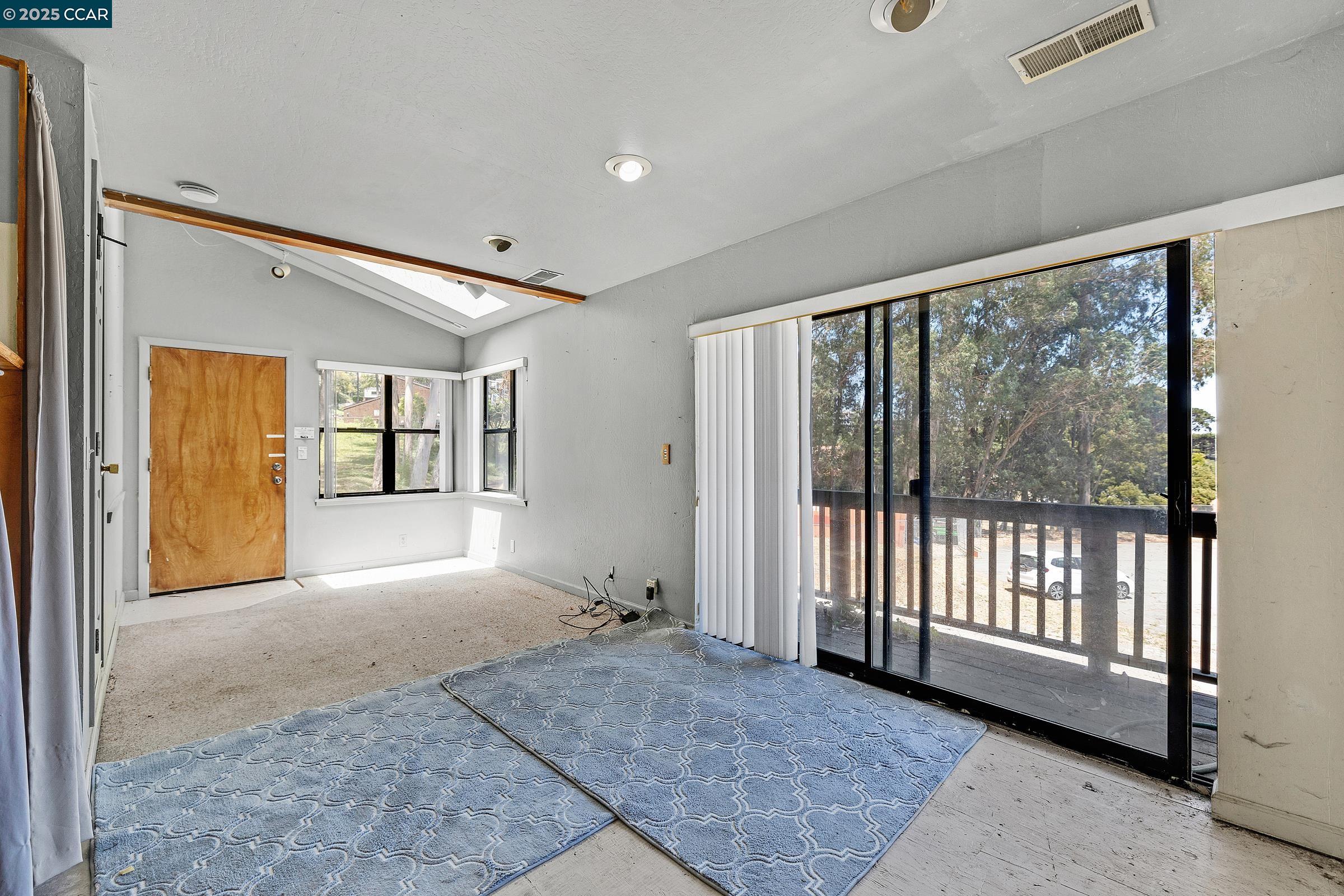 Detail Gallery Image 20 of 25 For 119 Lincoln Dr, Sausalito,  CA 94965 - 2 Beds | 2/1 Baths
