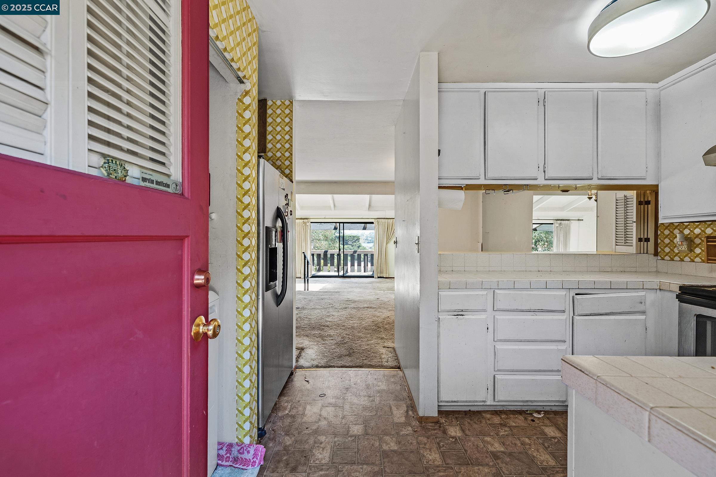 Detail Gallery Image 6 of 25 For 119 Lincoln Dr, Sausalito,  CA 94965 - 2 Beds | 2/1 Baths