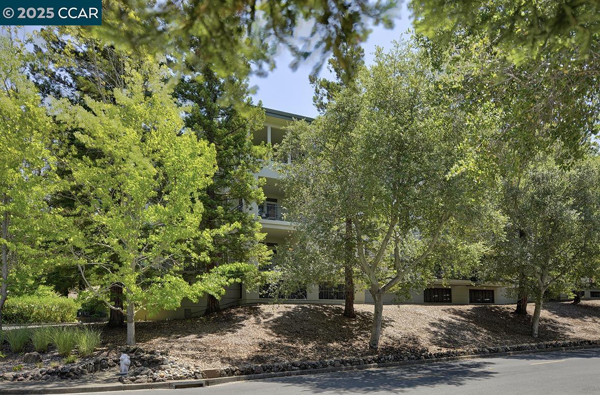 More Details about MLS # 41102649 : 5910 HORSEMANS CANYON DR. # 5C