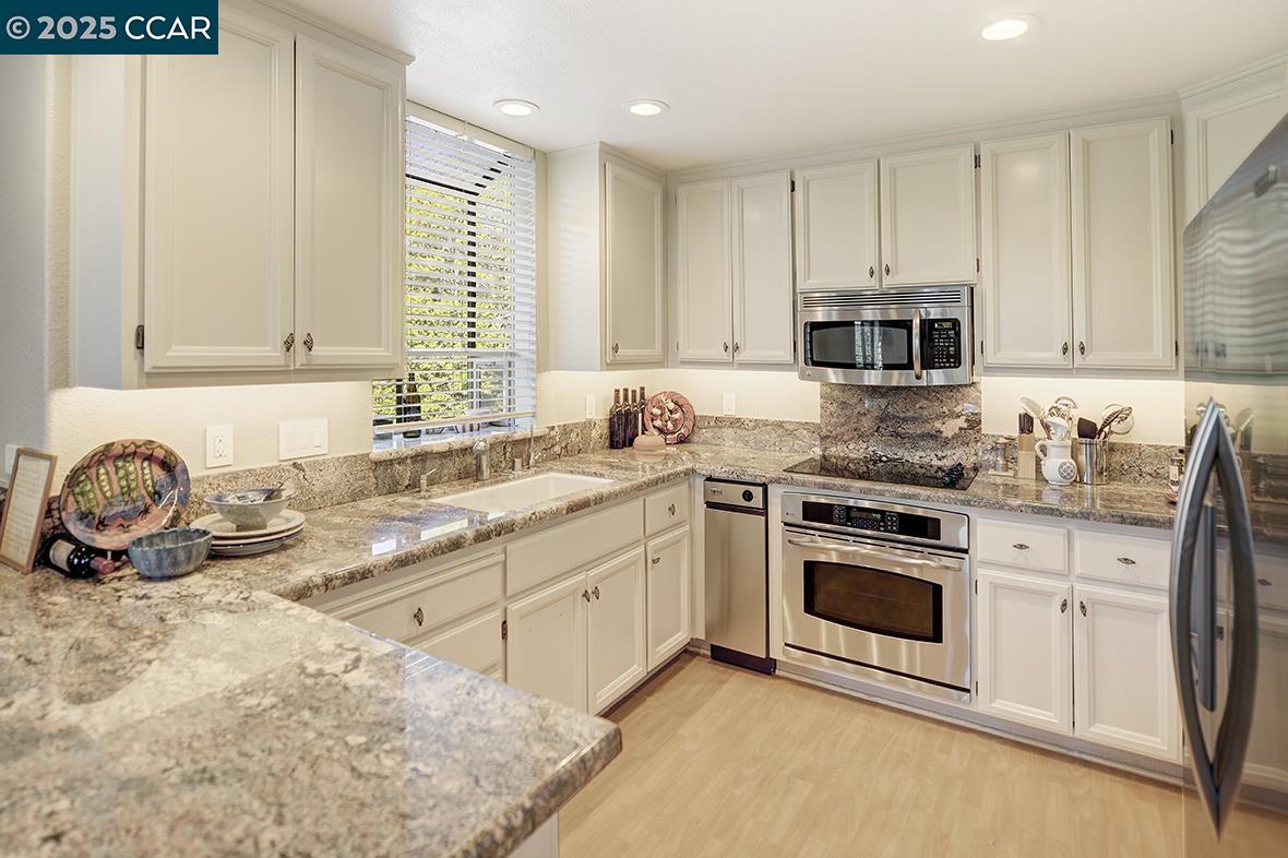 Photo #2: 41102649 Listing 