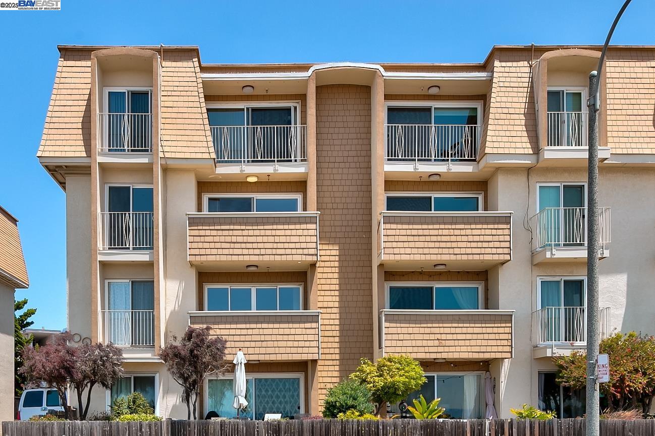 Browse active condo listings in SHOREVIEW