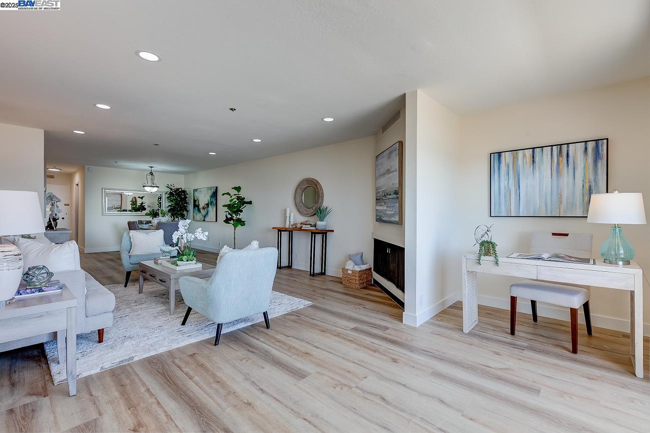 Detail Gallery Image 14 of 30 For 1001 Shoreline Dr #301,  Alameda,  CA 94501 - 2 Beds | 2 Baths