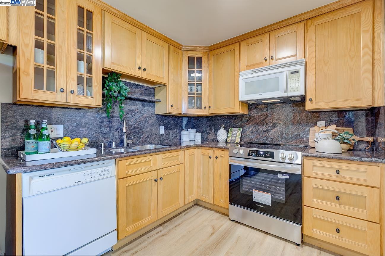 Detail Gallery Image 15 of 30 For 1001 Shoreline Dr #301,  Alameda,  CA 94501 - 2 Beds | 2 Baths
