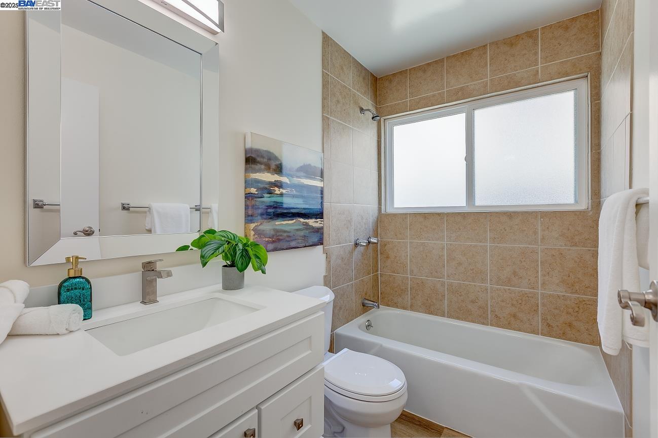 Detail Gallery Image 20 of 30 For 1001 Shoreline Dr #301,  Alameda,  CA 94501 - 2 Beds | 2 Baths