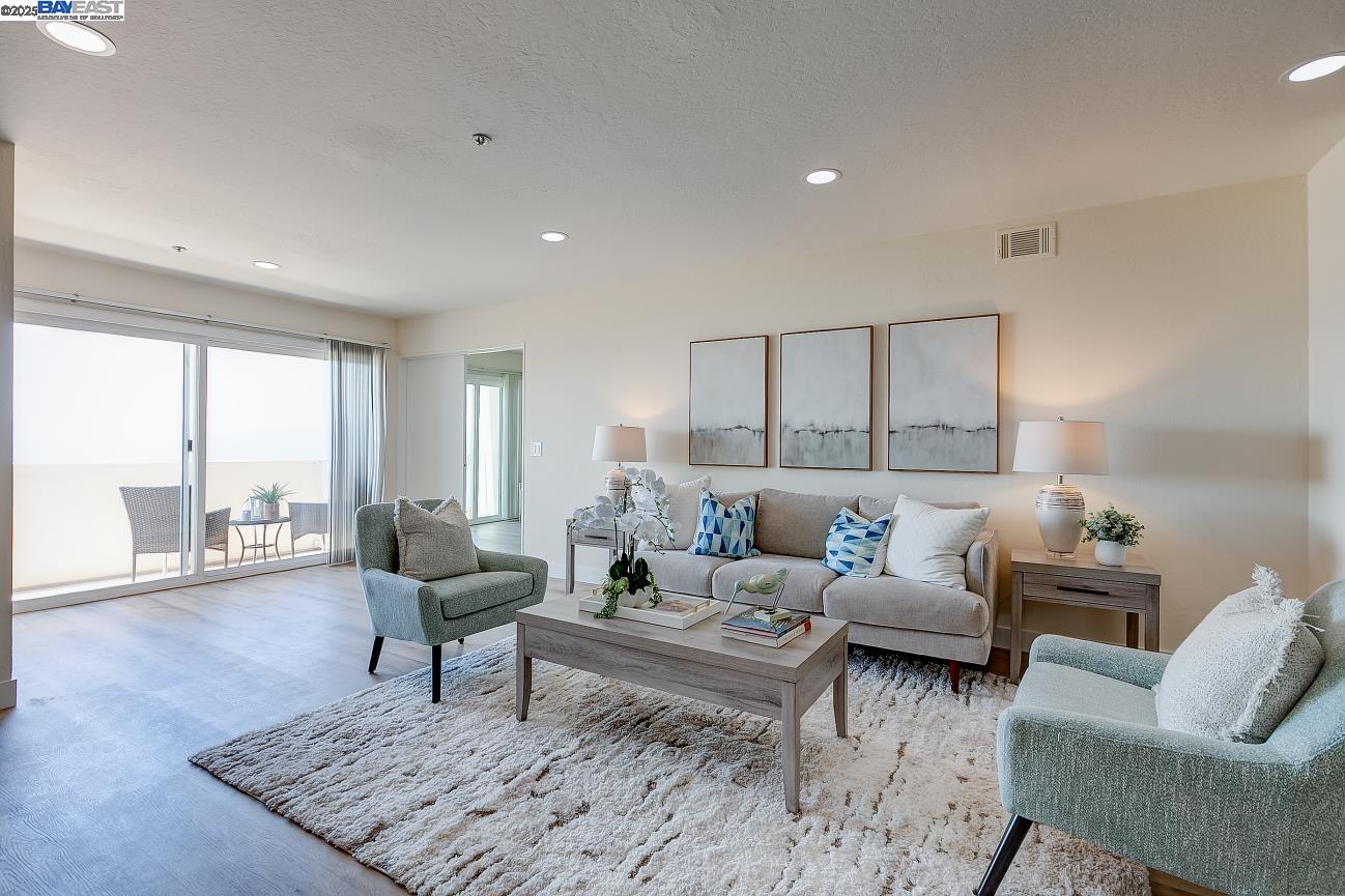 Detail Gallery Image 7 of 30 For 1001 Shoreline Dr #301,  Alameda,  CA 94501 - 2 Beds | 2 Baths