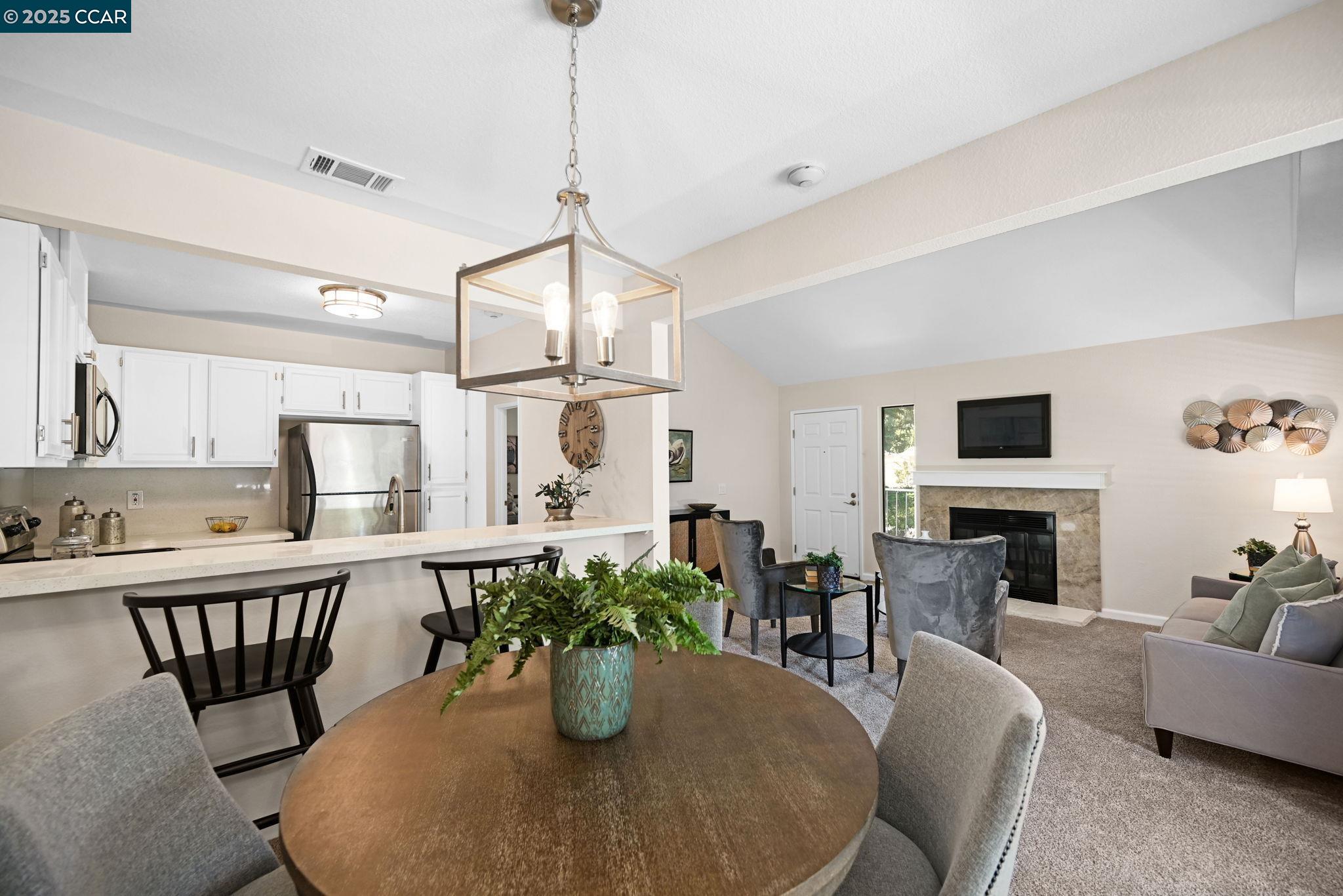 Photo #6: 41102655 Listing 