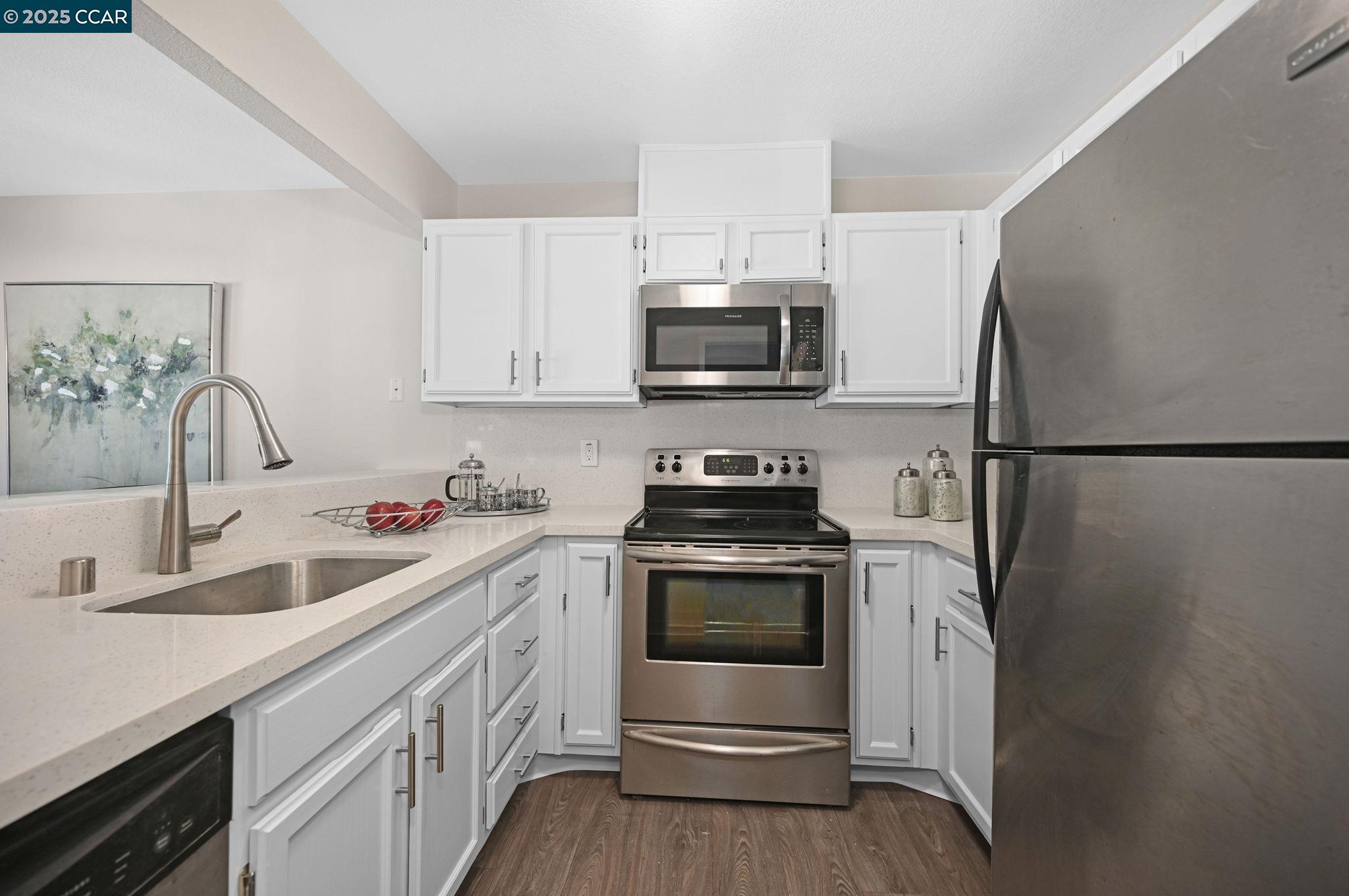 Photo #8: 41102655 Listing: Photo #8