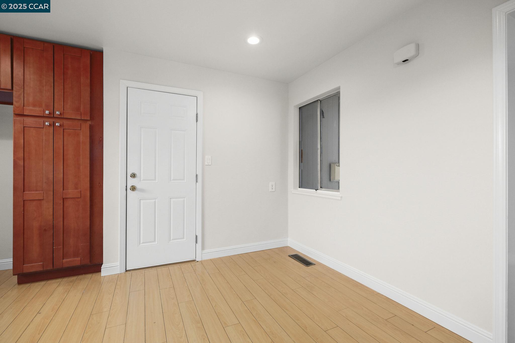 Detail Gallery Image 13 of 32 For 2307 Panoramic Dr, Concord,  CA 94520 - 3 Beds | 2 Baths