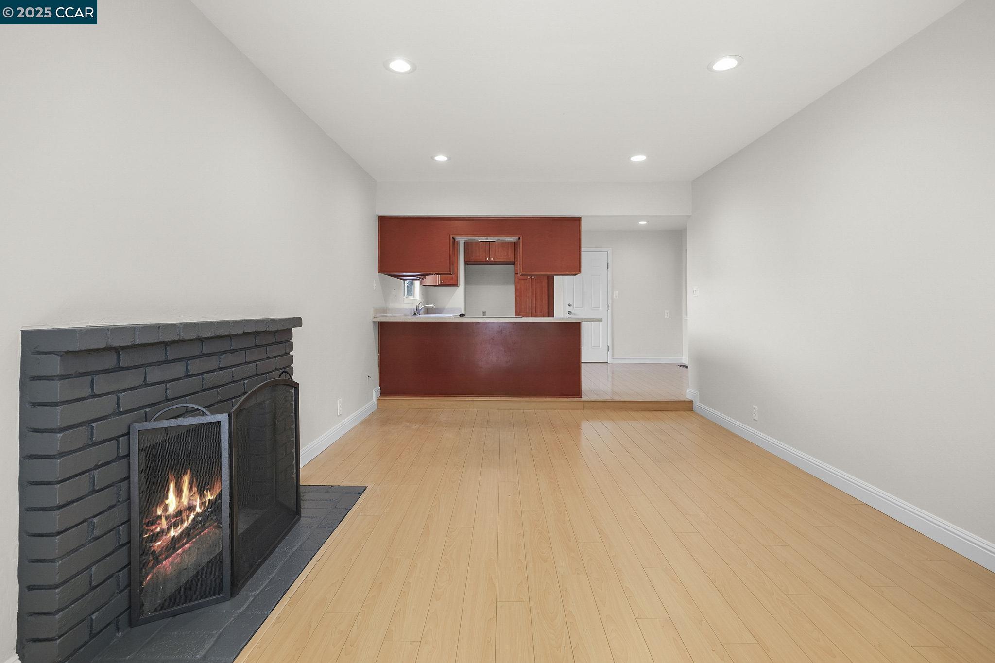 Detail Gallery Image 16 of 32 For 2307 Panoramic Dr, Concord,  CA 94520 - 3 Beds | 2 Baths
