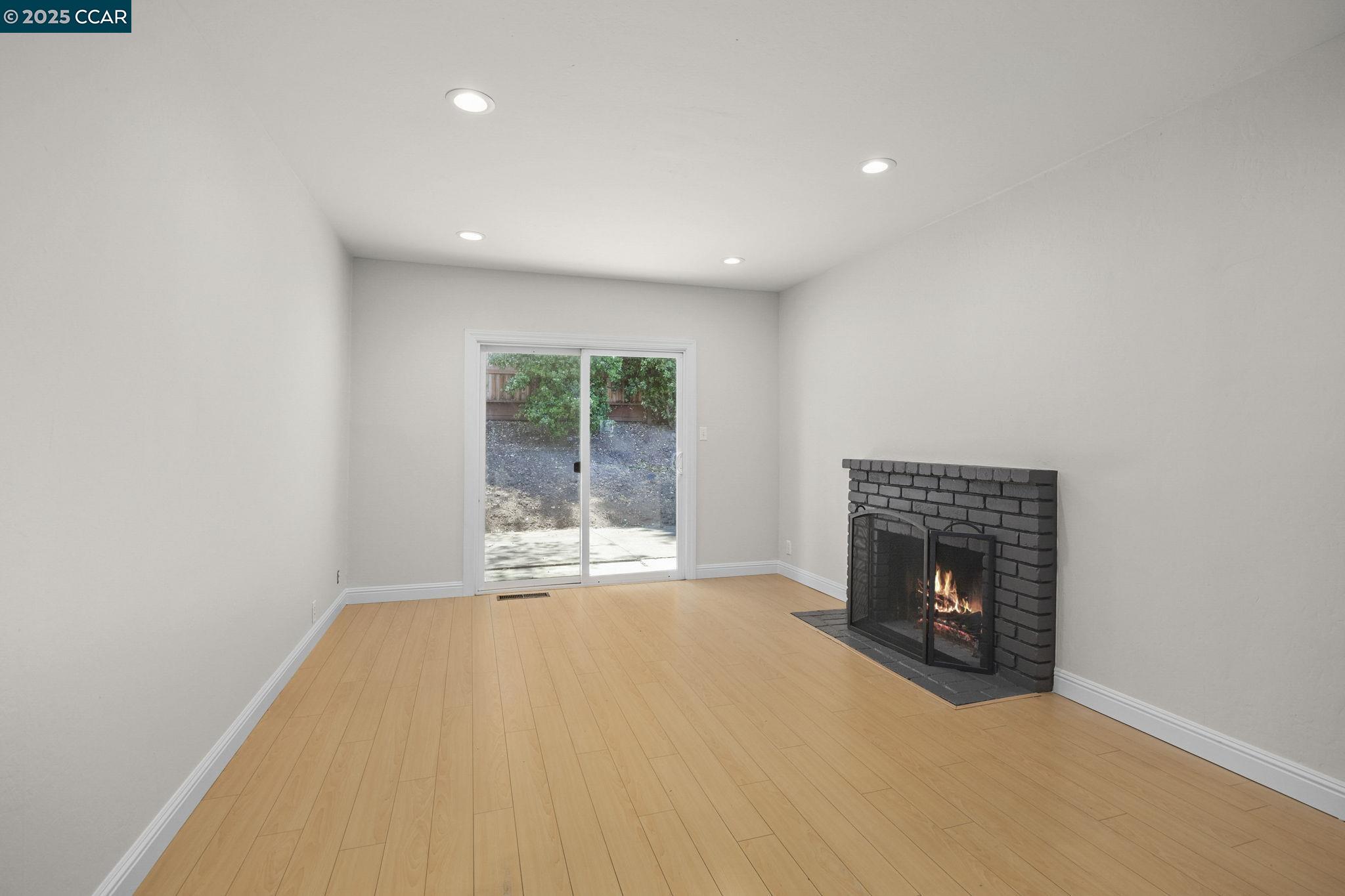 Detail Gallery Image 18 of 32 For 2307 Panoramic Dr, Concord,  CA 94520 - 3 Beds | 2 Baths