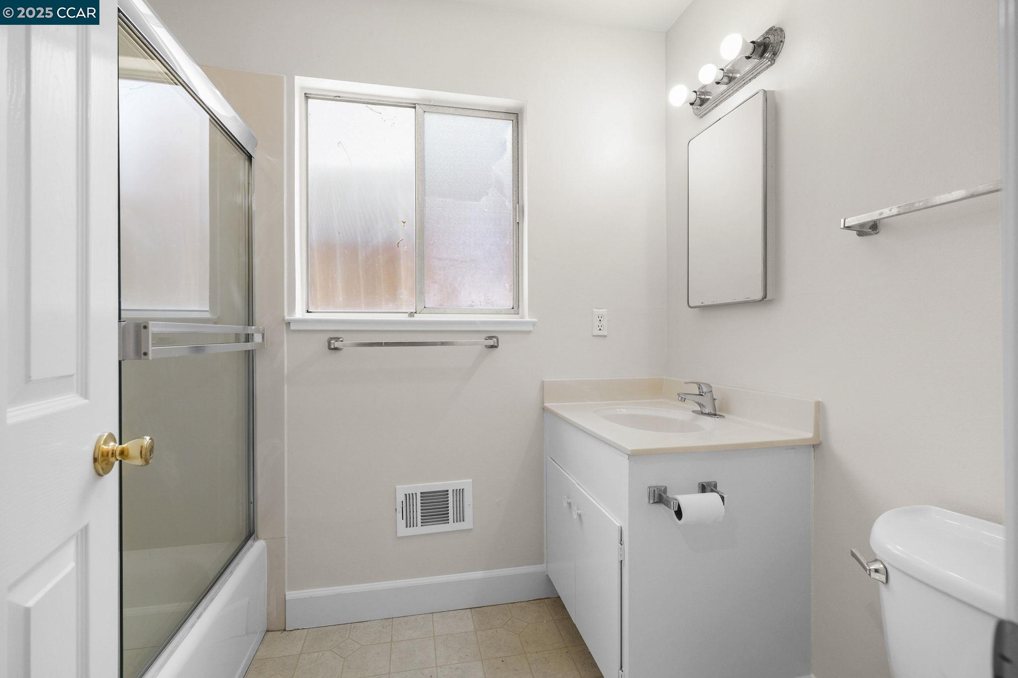 Detail Gallery Image 26 of 32 For 2307 Panoramic Dr, Concord,  CA 94520 - 3 Beds | 2 Baths