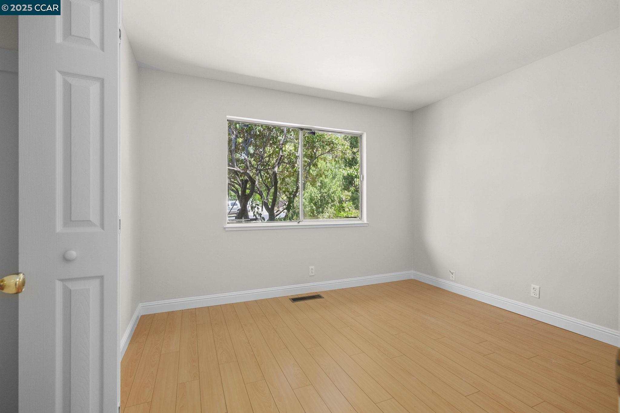 Detail Gallery Image 27 of 32 For 2307 Panoramic Dr, Concord,  CA 94520 - 3 Beds | 2 Baths