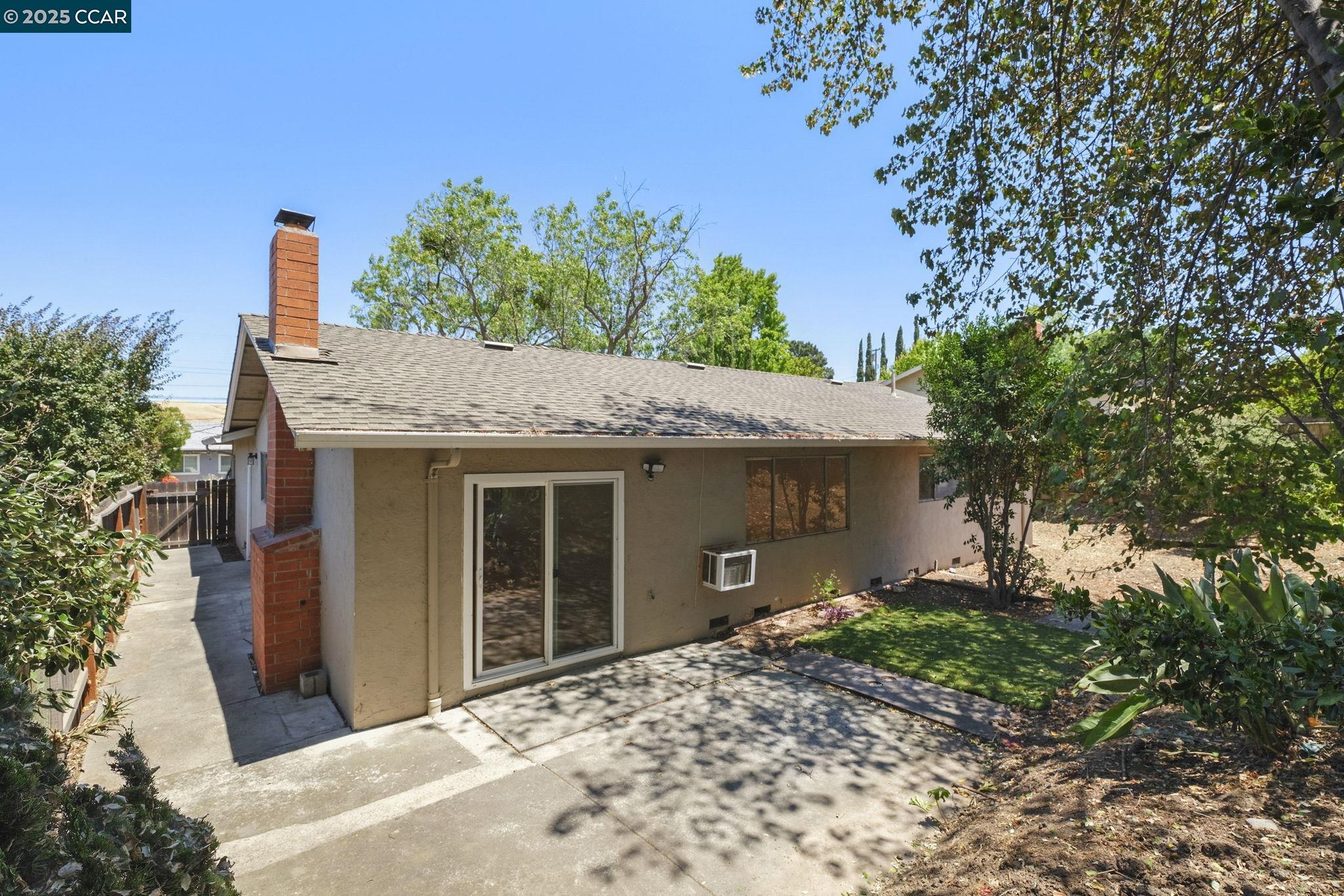 Detail Gallery Image 29 of 32 For 2307 Panoramic Dr, Concord,  CA 94520 - 3 Beds | 2 Baths
