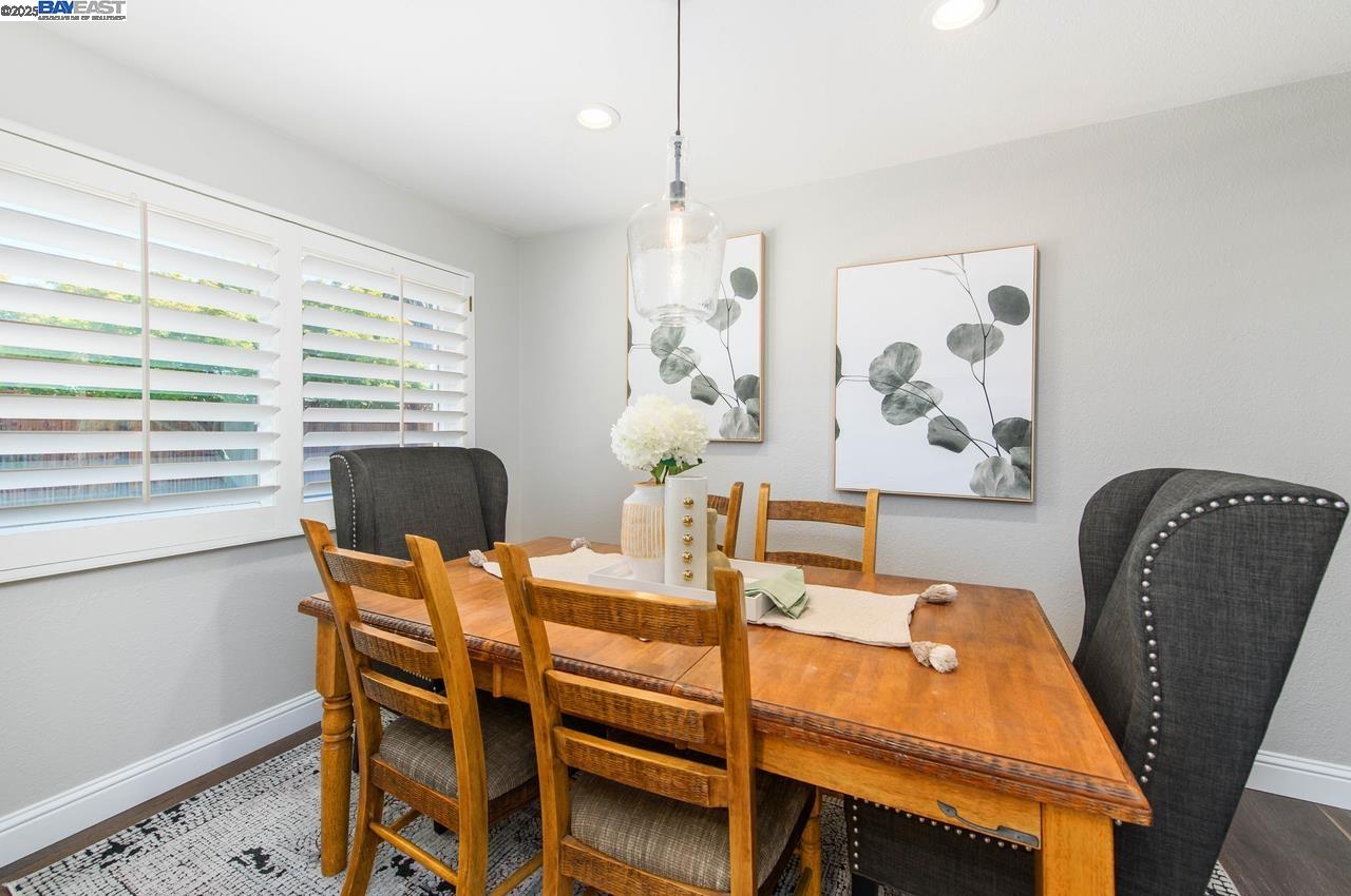 Detail Gallery Image 14 of 45 For 139 Amber Way, Livermore,  CA 94550 - 3 Beds | 2 Baths