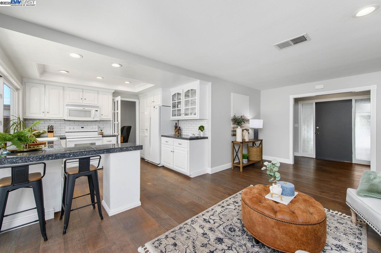 Detail Gallery Image 20 of 45 For 139 Amber Way, Livermore,  CA 94550 - 3 Beds | 2 Baths