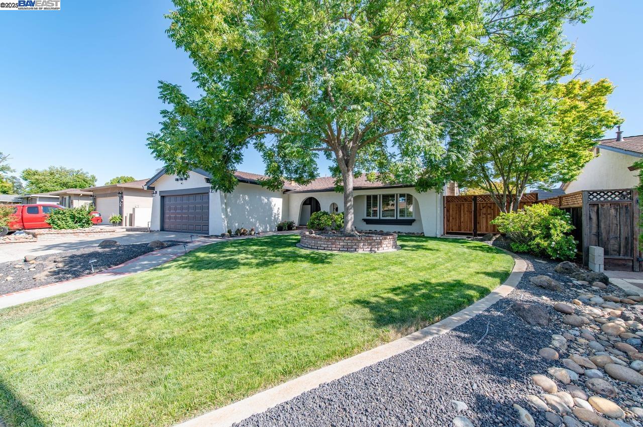 Detail Gallery Image 4 of 45 For 139 Amber Way, Livermore,  CA 94550 - 3 Beds | 2 Baths