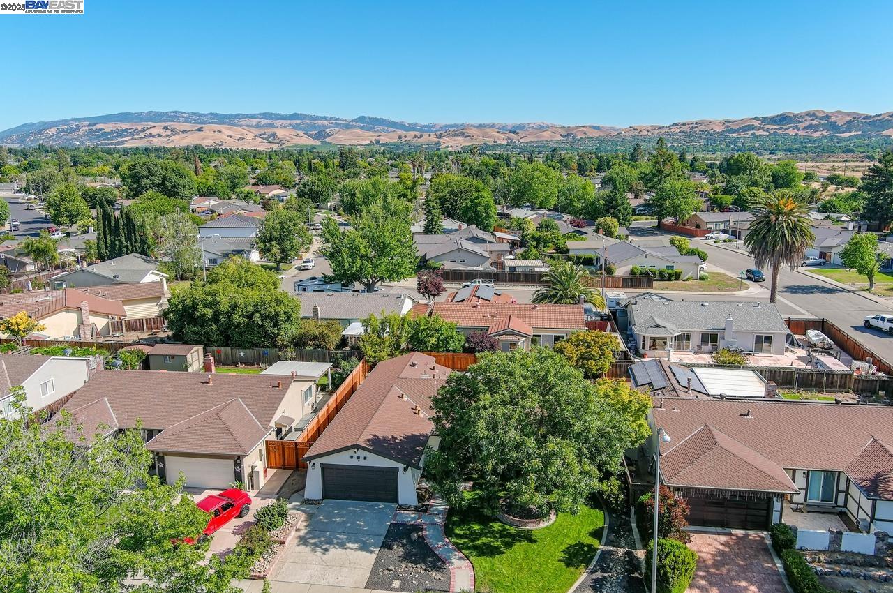 Detail Gallery Image 42 of 45 For 139 Amber Way, Livermore,  CA 94550 - 3 Beds | 2 Baths