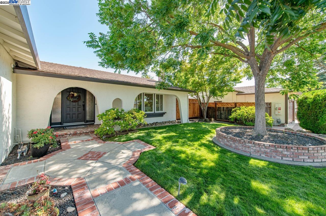 Detail Gallery Image 6 of 45 For 139 Amber Way, Livermore,  CA 94550 - 3 Beds | 2 Baths