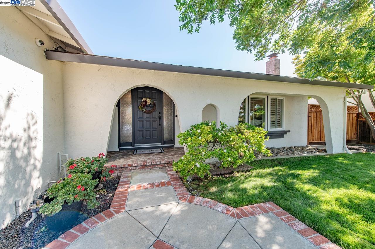 Detail Gallery Image 7 of 45 For 139 Amber Way, Livermore,  CA 94550 - 3 Beds | 2 Baths