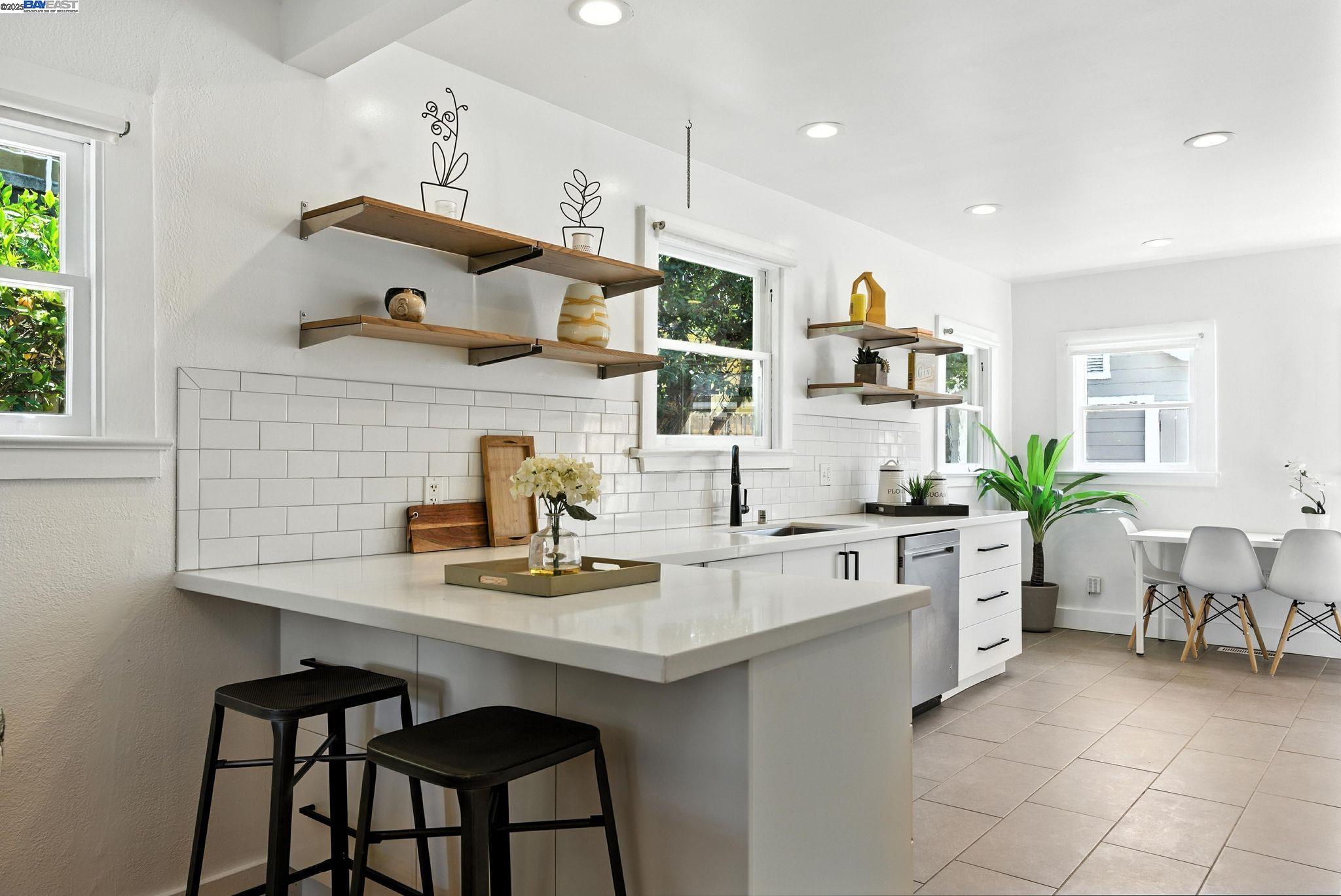 Detail Gallery Image 16 of 30 For 3936 Midvale Ave, Oakland,  CA 94602 - 2 Beds | 1 Baths