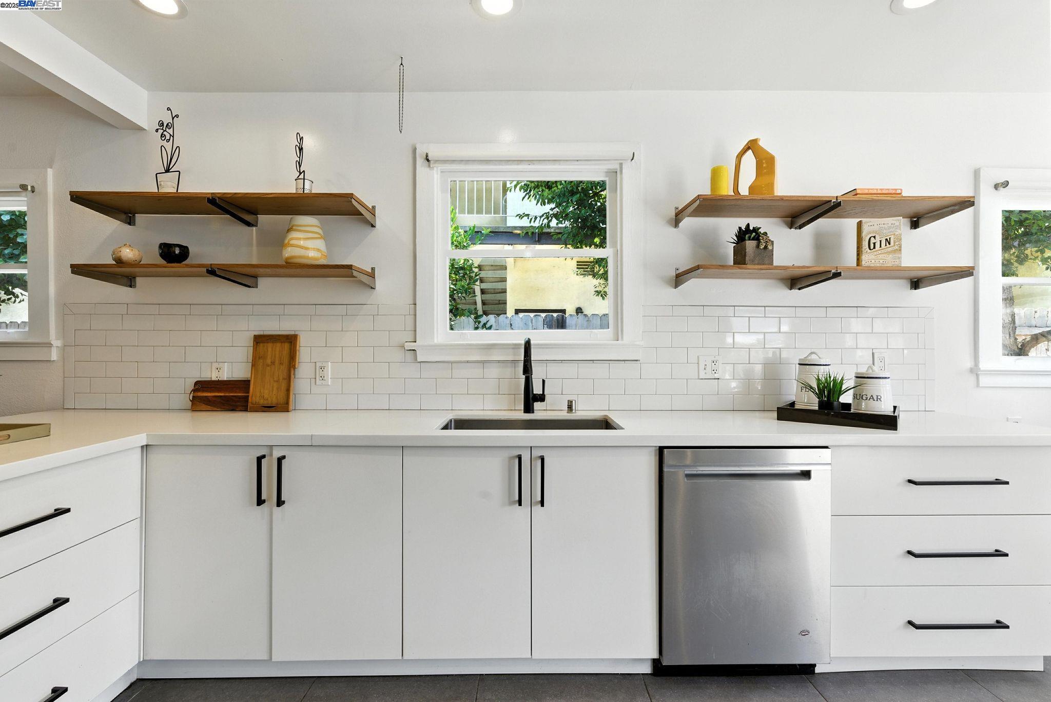 Detail Gallery Image 18 of 30 For 3936 Midvale Ave, Oakland,  CA 94602 - 2 Beds | 1 Baths