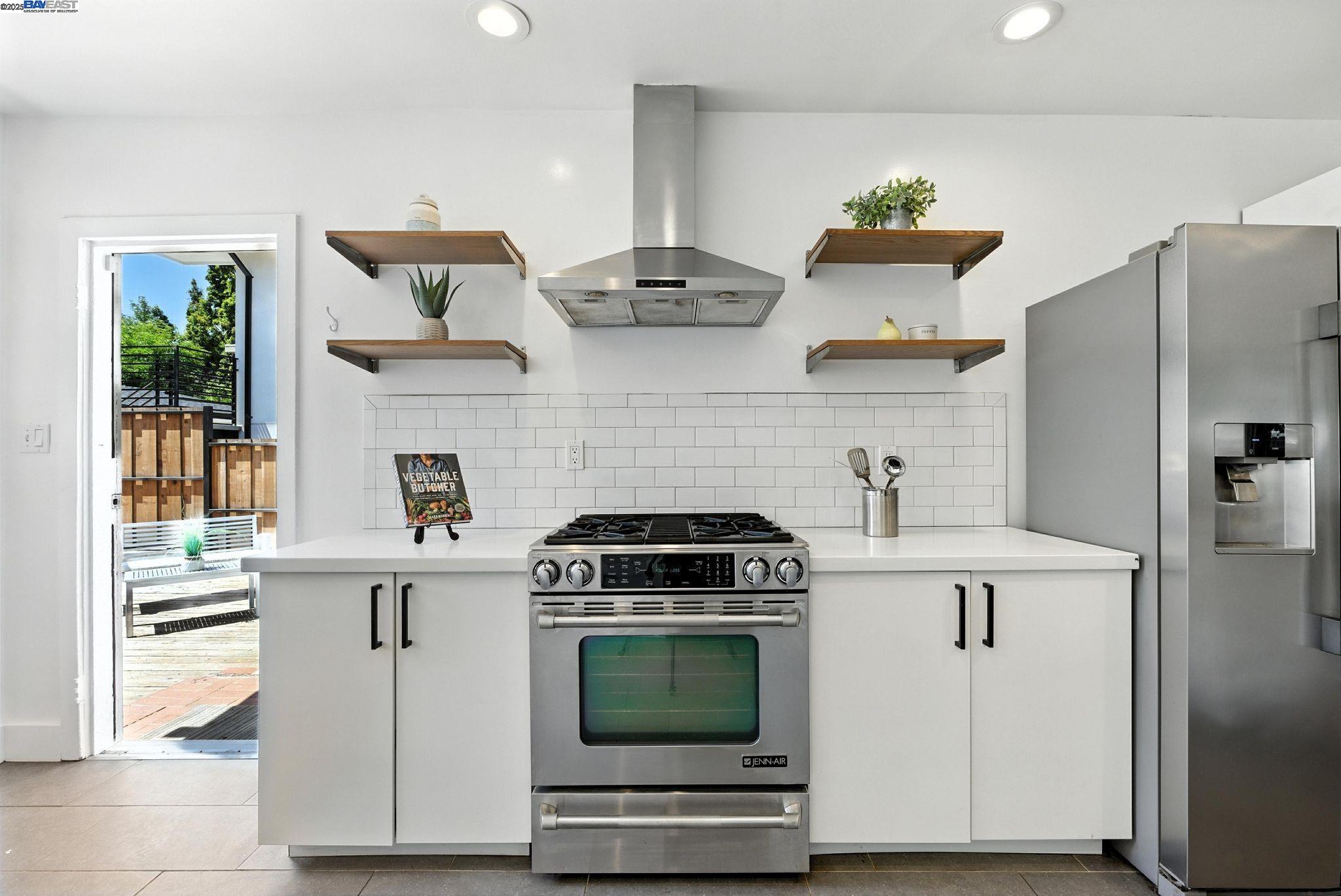 Detail Gallery Image 19 of 30 For 3936 Midvale Ave, Oakland,  CA 94602 - 2 Beds | 1 Baths