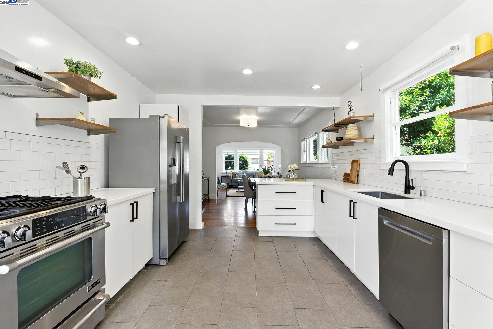 Detail Gallery Image 20 of 30 For 3936 Midvale Ave, Oakland,  CA 94602 - 2 Beds | 1 Baths