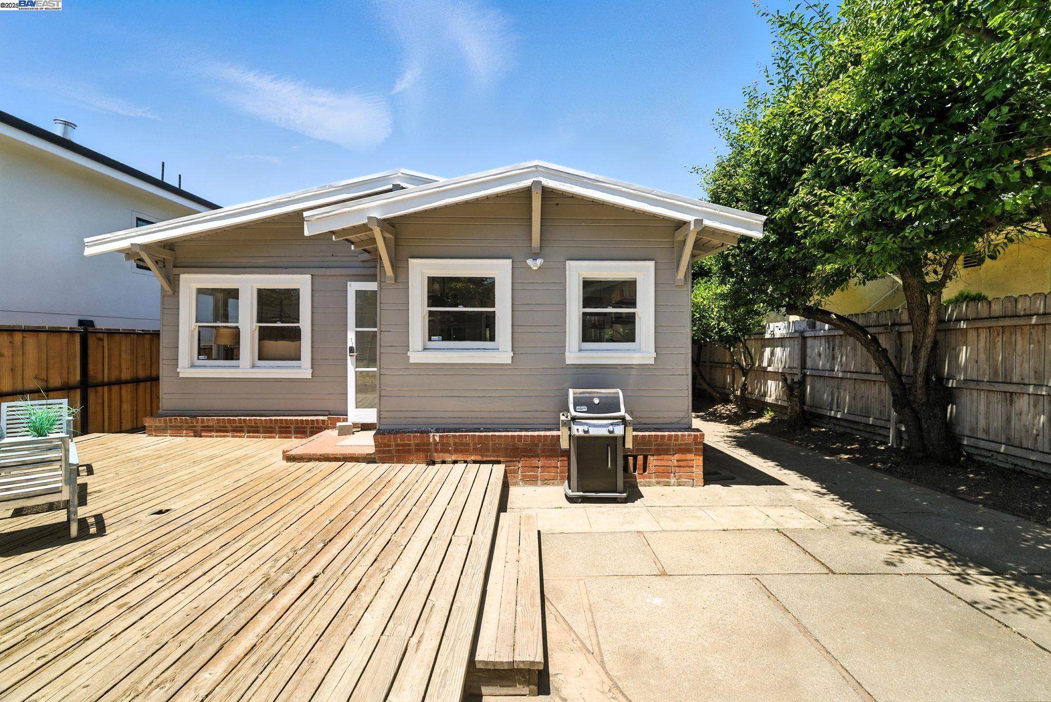 Detail Gallery Image 23 of 30 For 3936 Midvale Ave, Oakland,  CA 94602 - 2 Beds | 1 Baths
