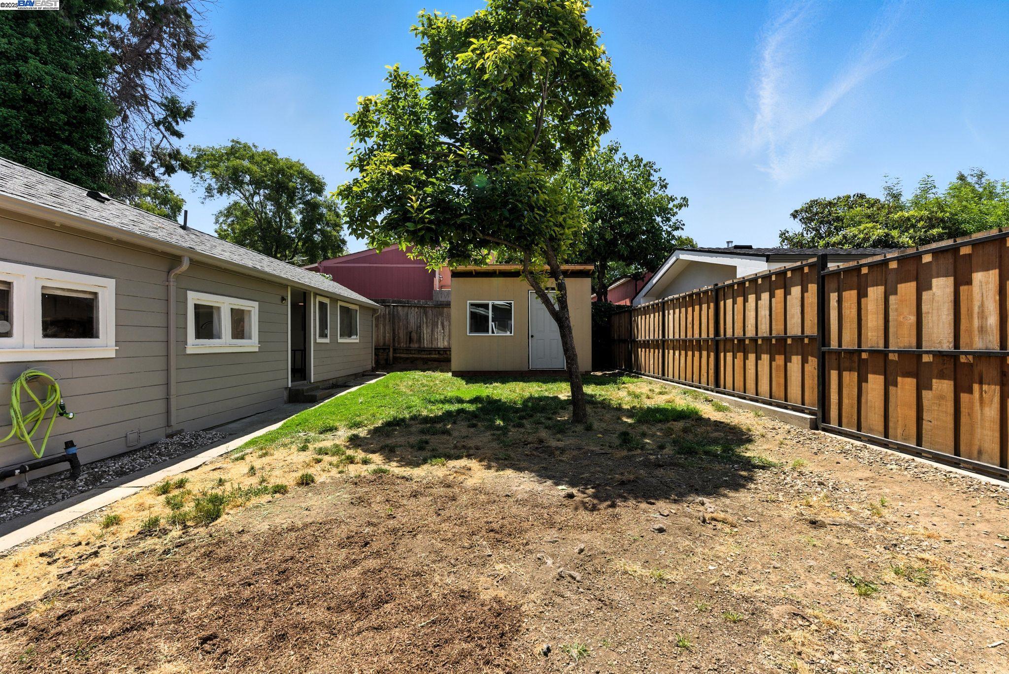 Detail Gallery Image 25 of 30 For 3936 Midvale Ave, Oakland,  CA 94602 - 2 Beds | 1 Baths
