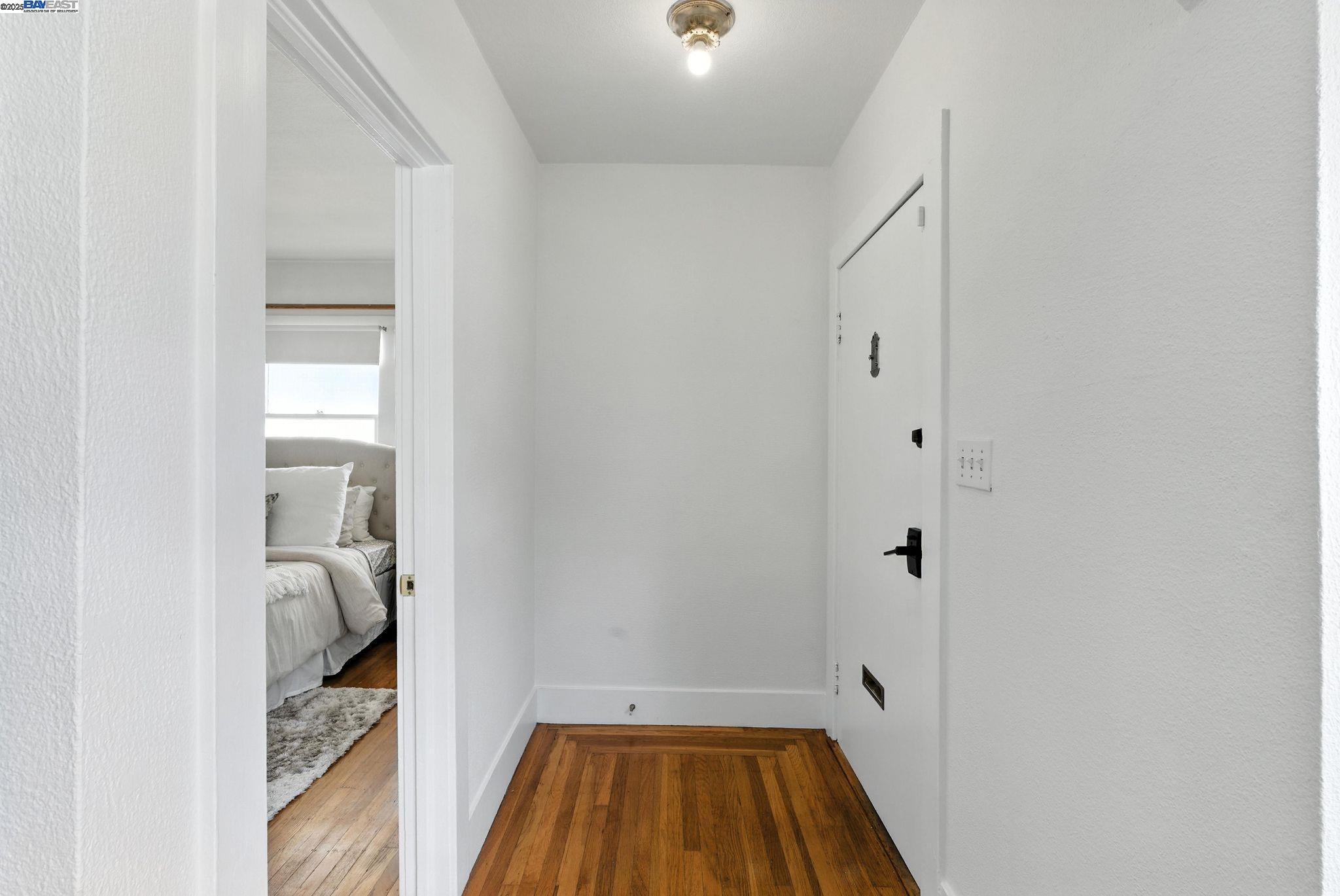 Detail Gallery Image 5 of 30 For 3936 Midvale Ave, Oakland,  CA 94602 - 2 Beds | 1 Baths