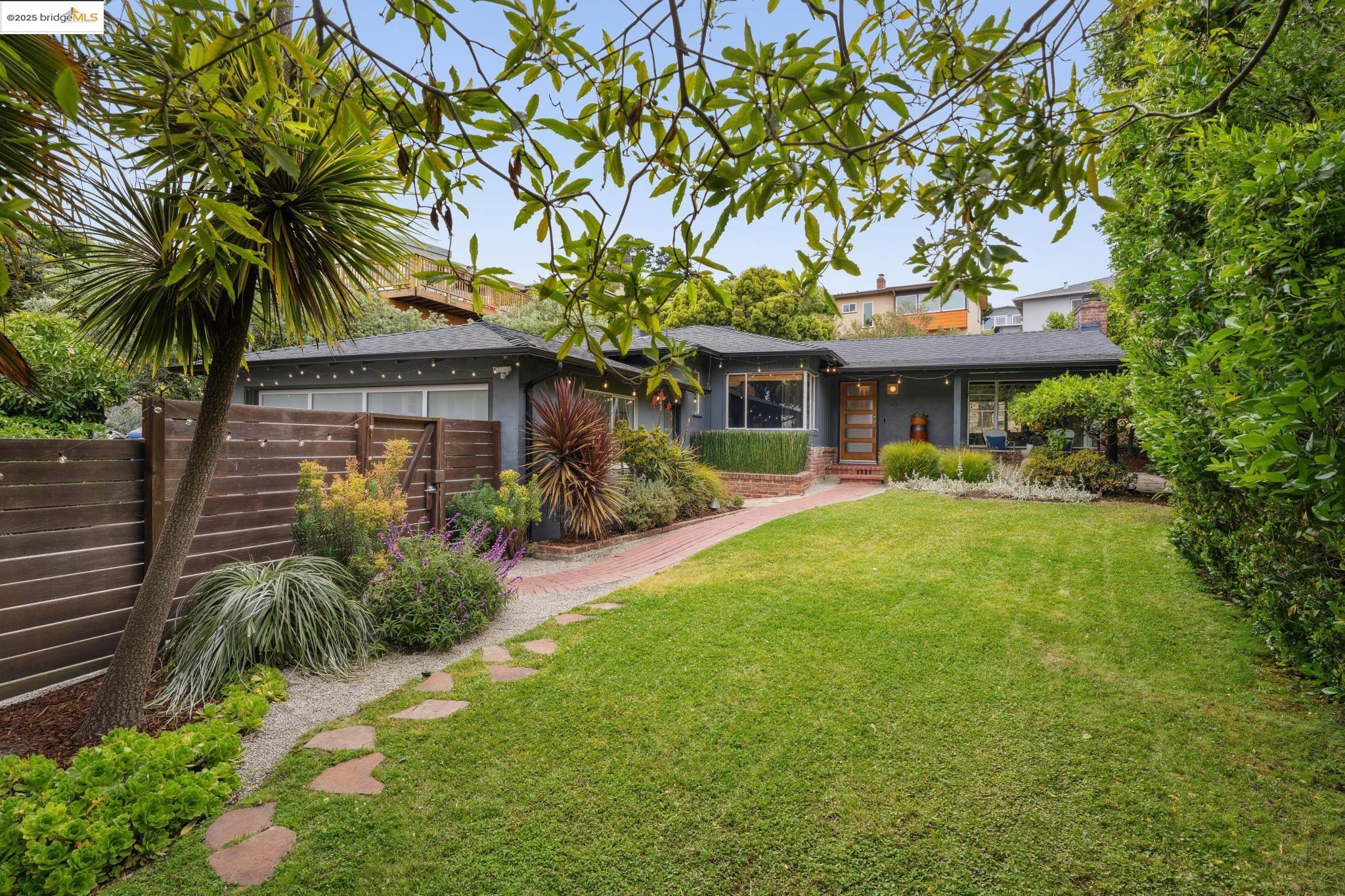 Detail Gallery Image 2 of 60 For 25 Kerr Ave, Kensington,  CA 94707 - 3 Beds | 2 Baths