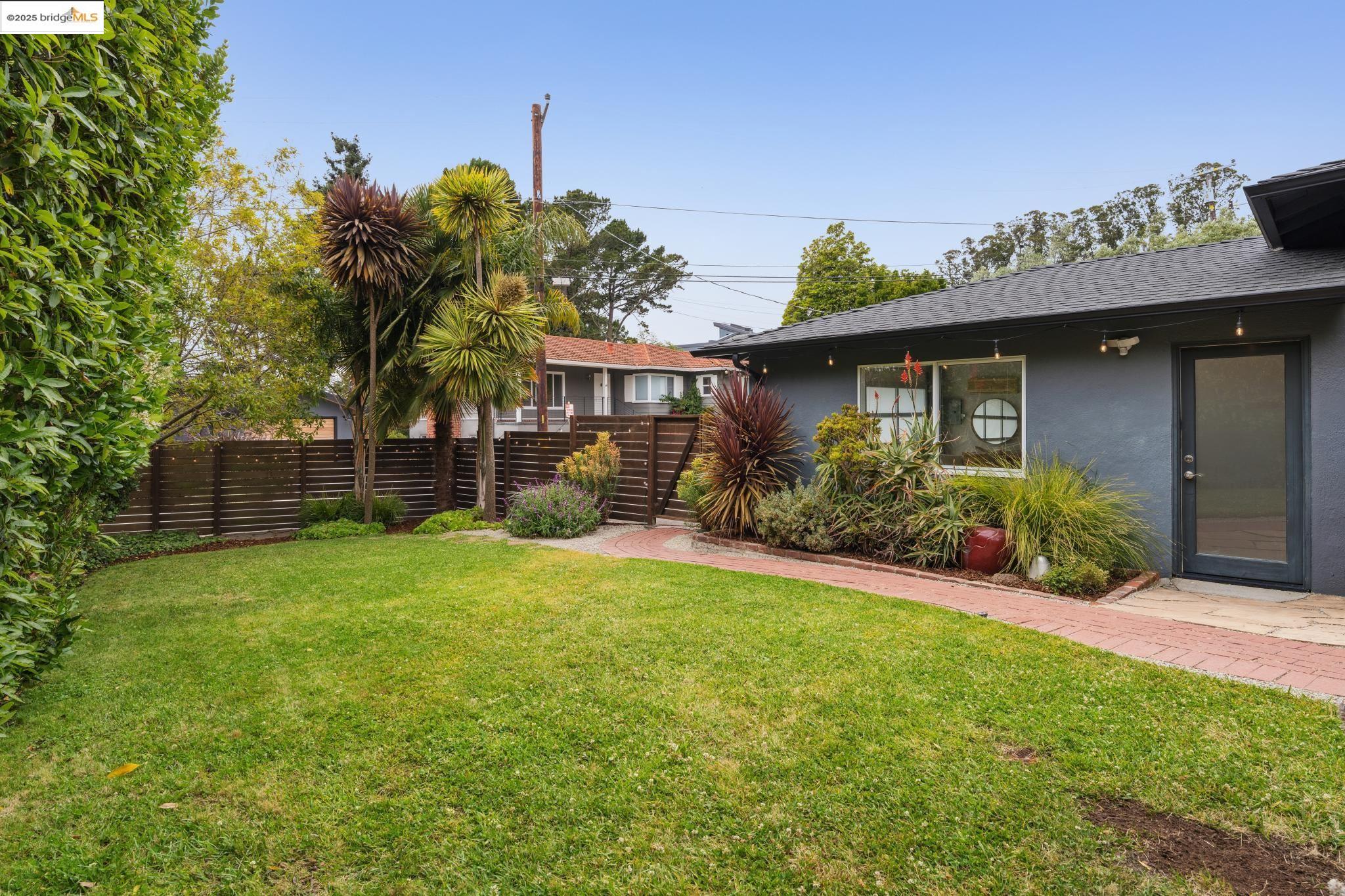 25 Kerr Ave, Kensington, California 94707, 3 Bedrooms Bedrooms, 6 Rooms Rooms,2 BathroomsBathrooms,Residential,For Sale,25 Kerr Ave,41102665