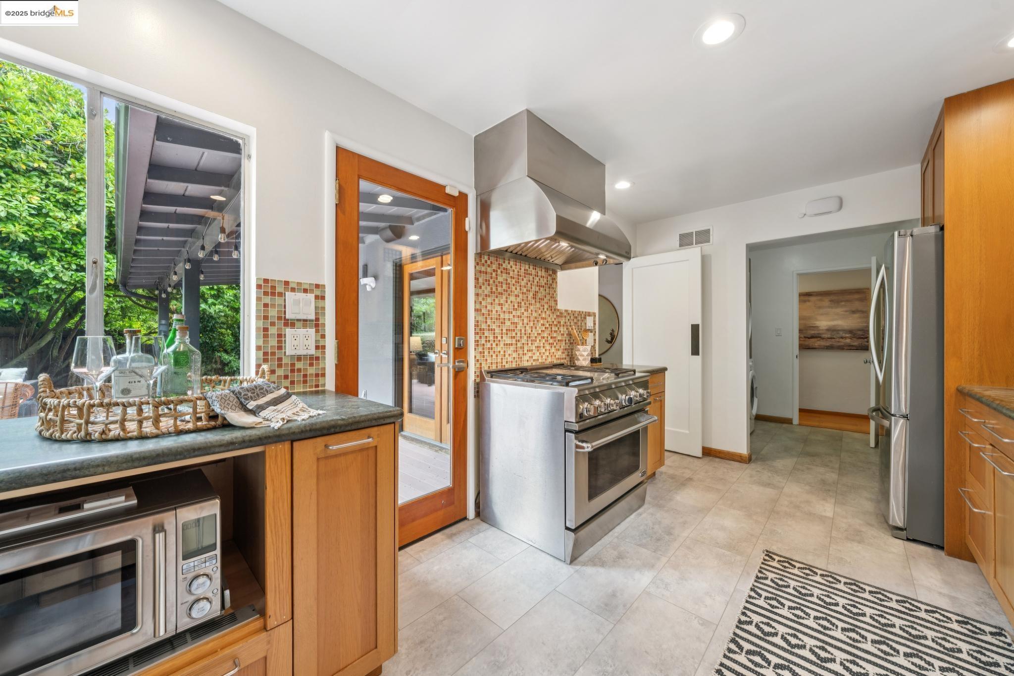 25 Kerr Ave, Kensington, California 94707, 3 Bedrooms Bedrooms, 6 Rooms Rooms,2 BathroomsBathrooms,Residential,For Sale,25 Kerr Ave,41102665