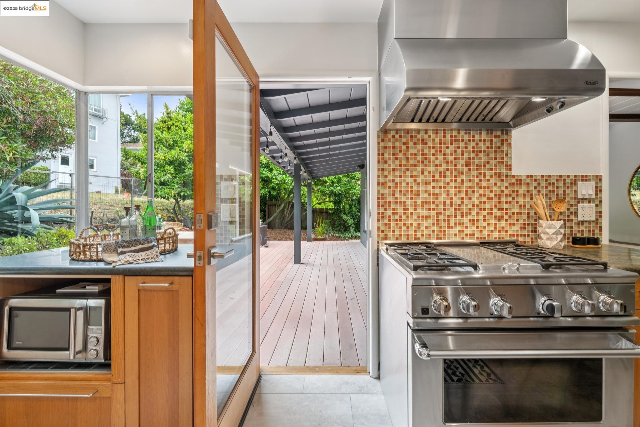 Detail Gallery Image 27 of 60 For 25 Kerr Ave, Kensington,  CA 94707 - 3 Beds | 2 Baths