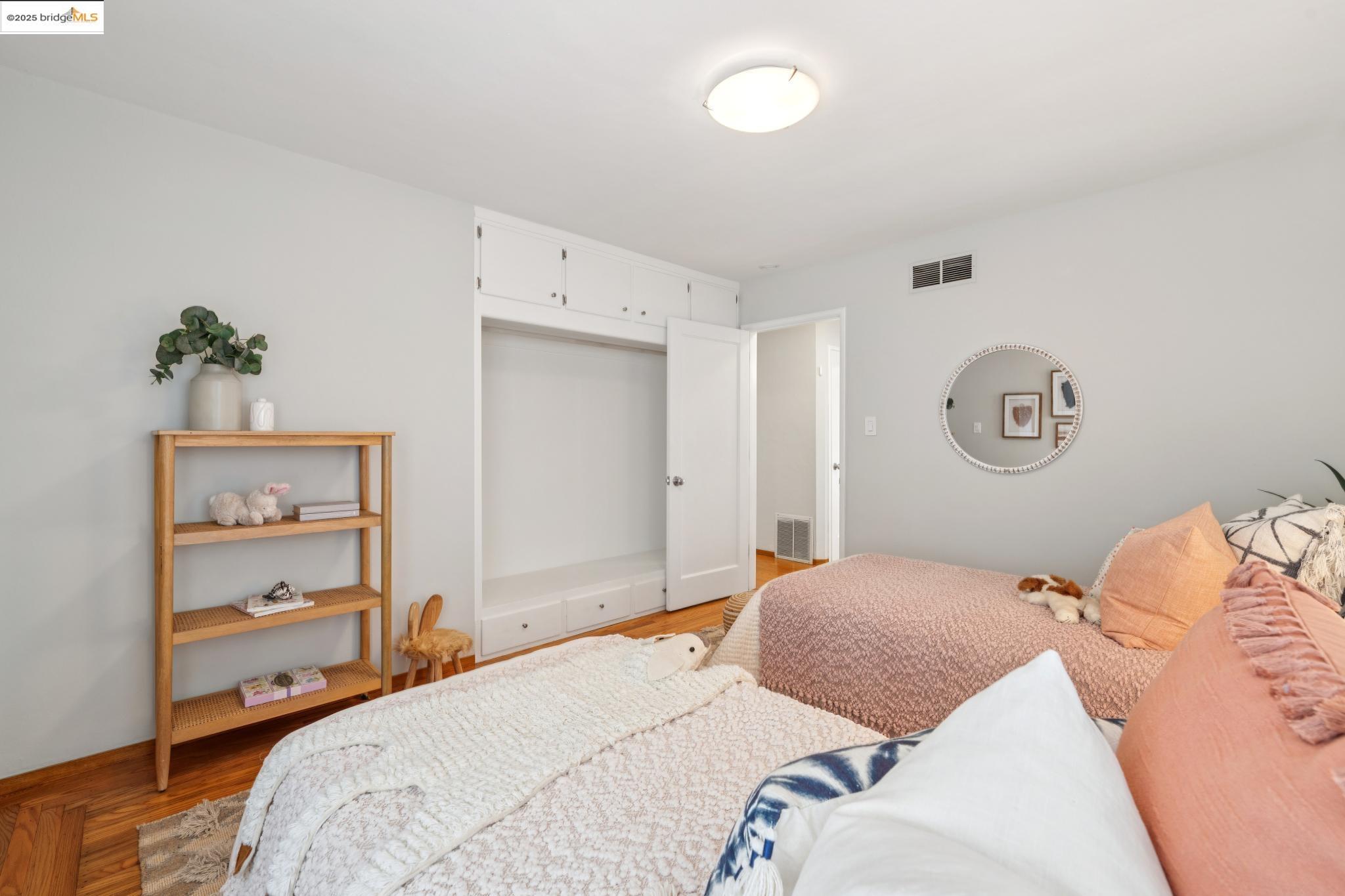 25 Kerr Ave, Kensington, California 94707, 3 Bedrooms Bedrooms, 6 Rooms Rooms,2 BathroomsBathrooms,Residential,For Sale,25 Kerr Ave,41102665