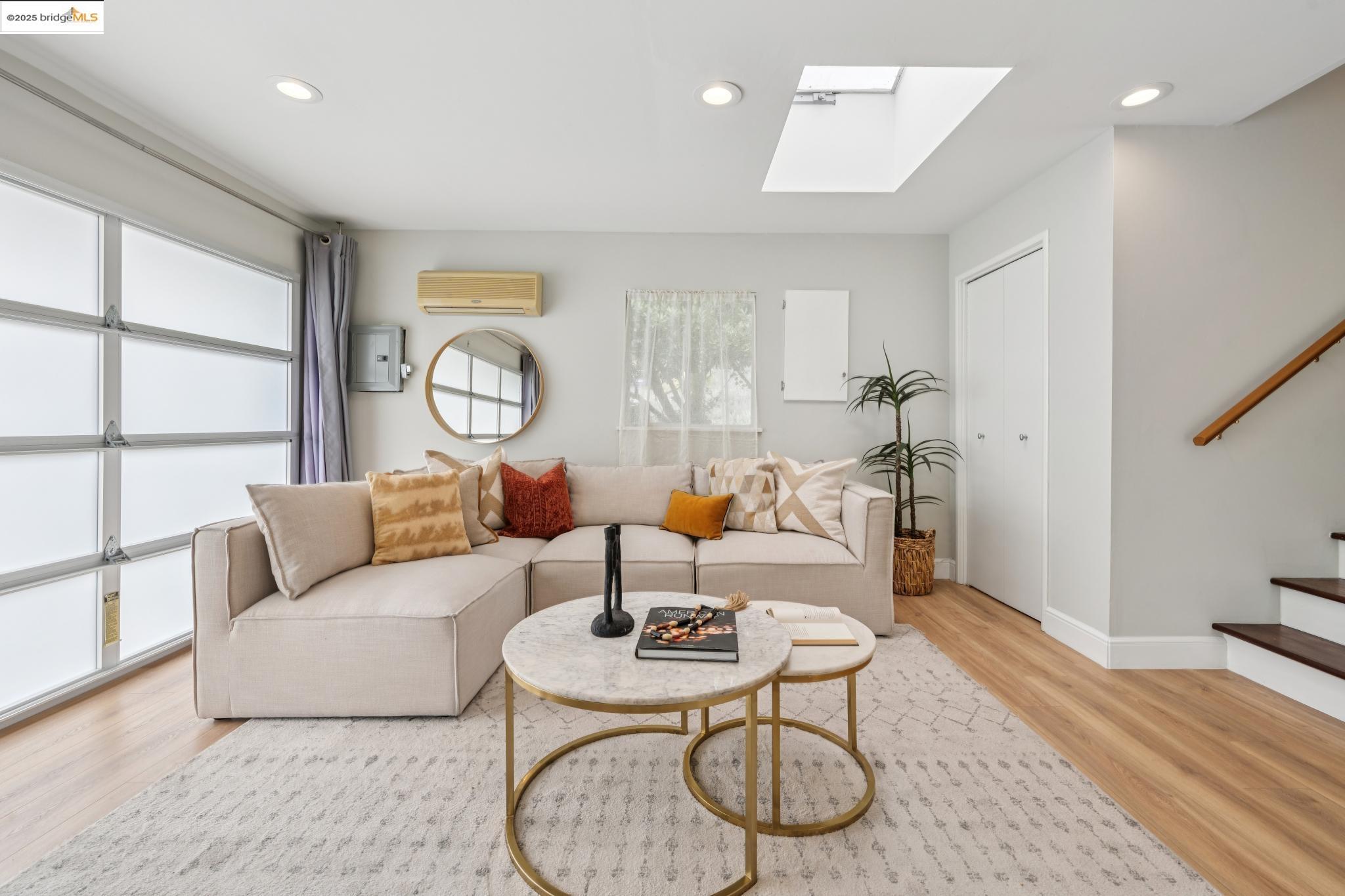 25 Kerr Ave, Kensington, California 94707, 3 Bedrooms Bedrooms, 6 Rooms Rooms,2 BathroomsBathrooms,Residential,For Sale,25 Kerr Ave,41102665