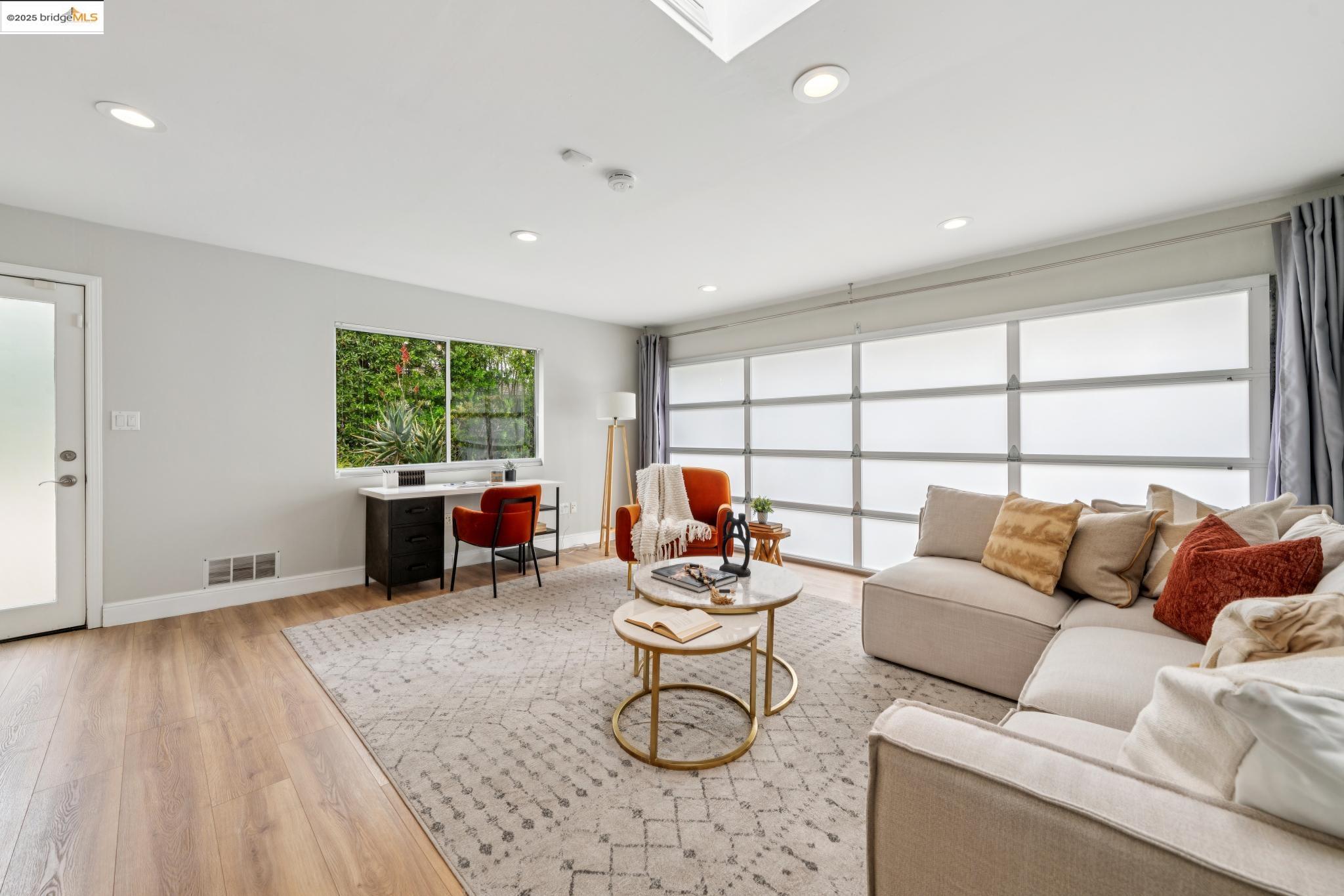 25 Kerr Ave, Kensington, California 94707, 3 Bedrooms Bedrooms, 6 Rooms Rooms,2 BathroomsBathrooms,Residential,For Sale,25 Kerr Ave,41102665