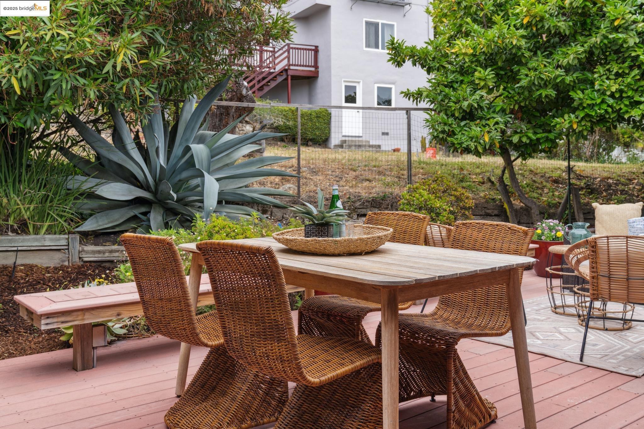 25 Kerr Ave, Kensington, California 94707, 3 Bedrooms Bedrooms, 6 Rooms Rooms,2 BathroomsBathrooms,Residential,For Sale,25 Kerr Ave,41102665