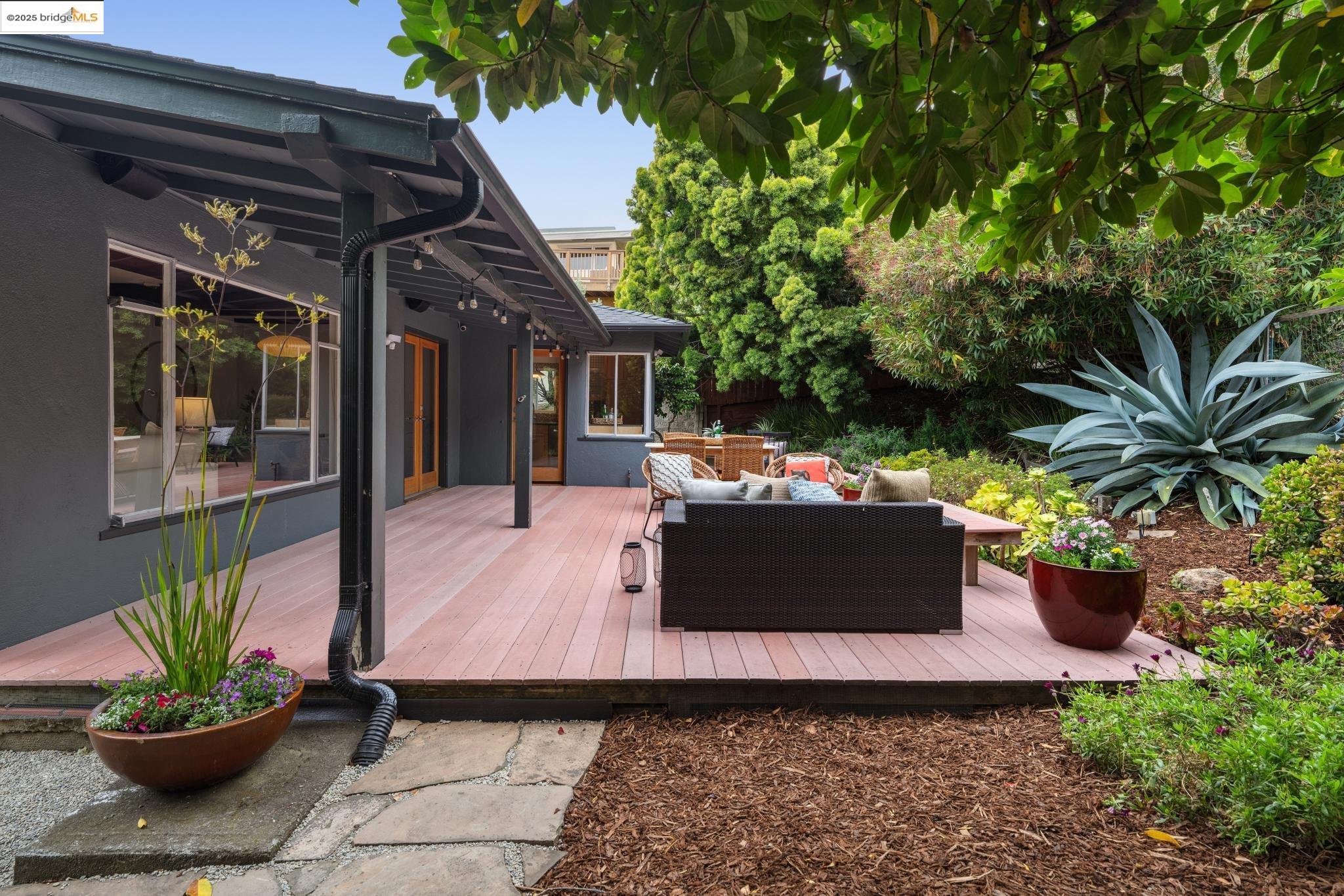 25 Kerr Ave, Kensington, California 94707, 3 Bedrooms Bedrooms, 6 Rooms Rooms,2 BathroomsBathrooms,Residential,For Sale,25 Kerr Ave,41102665