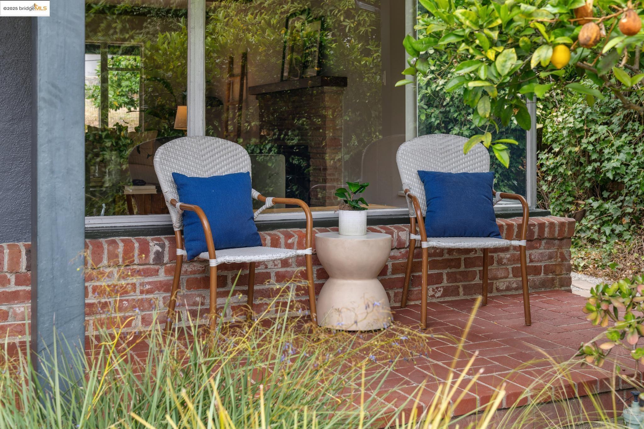 Detail Gallery Image 6 of 60 For 25 Kerr Ave, Kensington,  CA 94707 - 3 Beds | 2 Baths