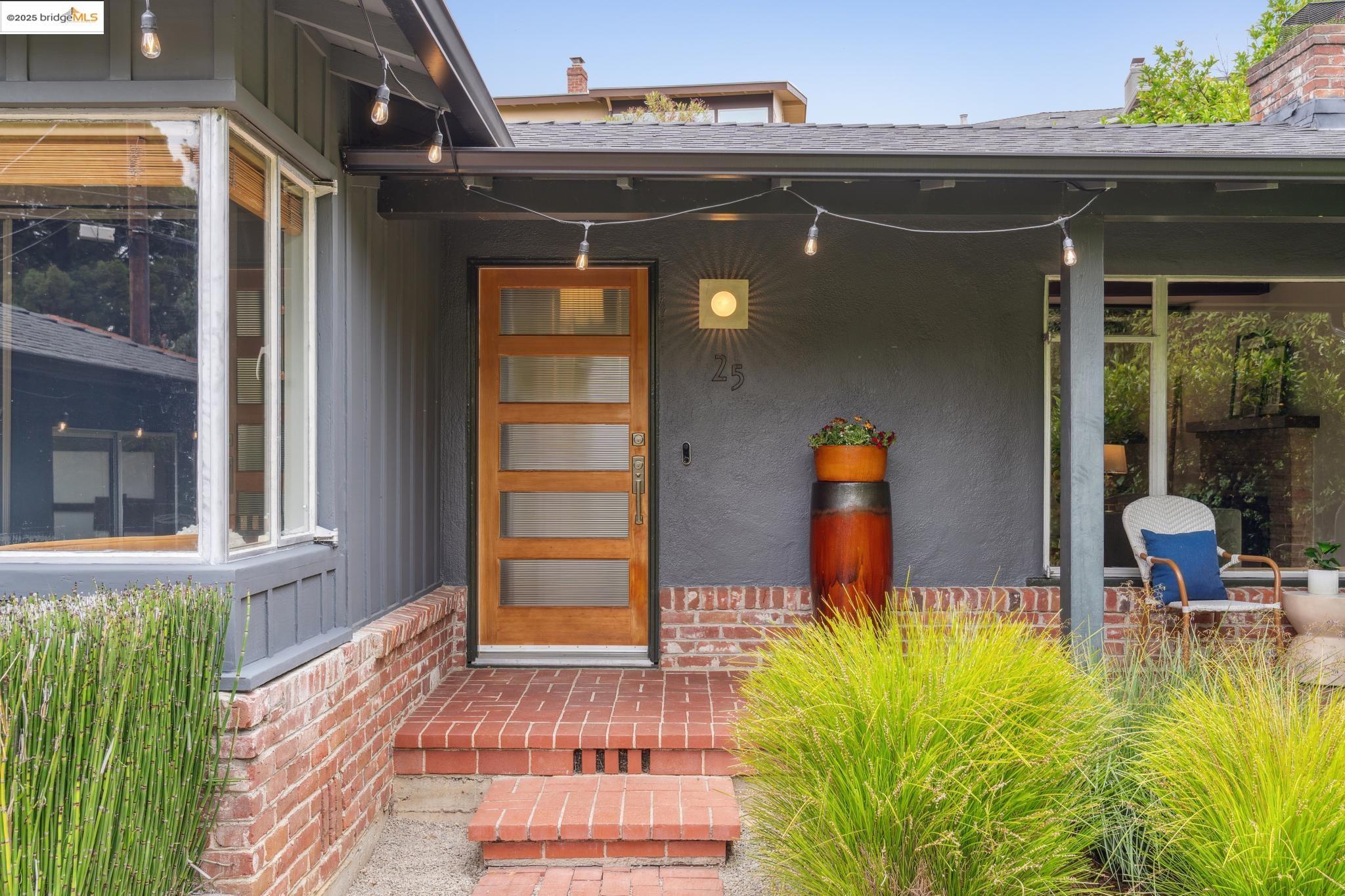25 Kerr Ave, Kensington, California 94707, 3 Bedrooms Bedrooms, 6 Rooms Rooms,2 BathroomsBathrooms,Residential,For Sale,25 Kerr Ave,41102665