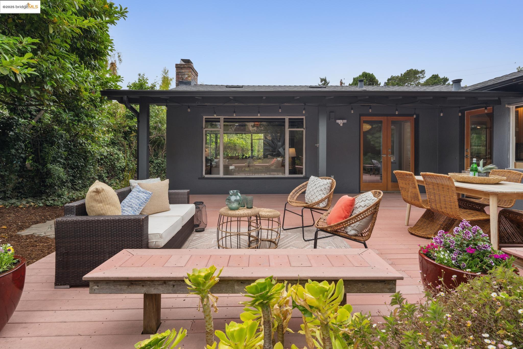 25 Kerr Ave, Kensington, California 94707, 3 Bedrooms Bedrooms, 6 Rooms Rooms,2 BathroomsBathrooms,Residential,For Sale,25 Kerr Ave,41102665